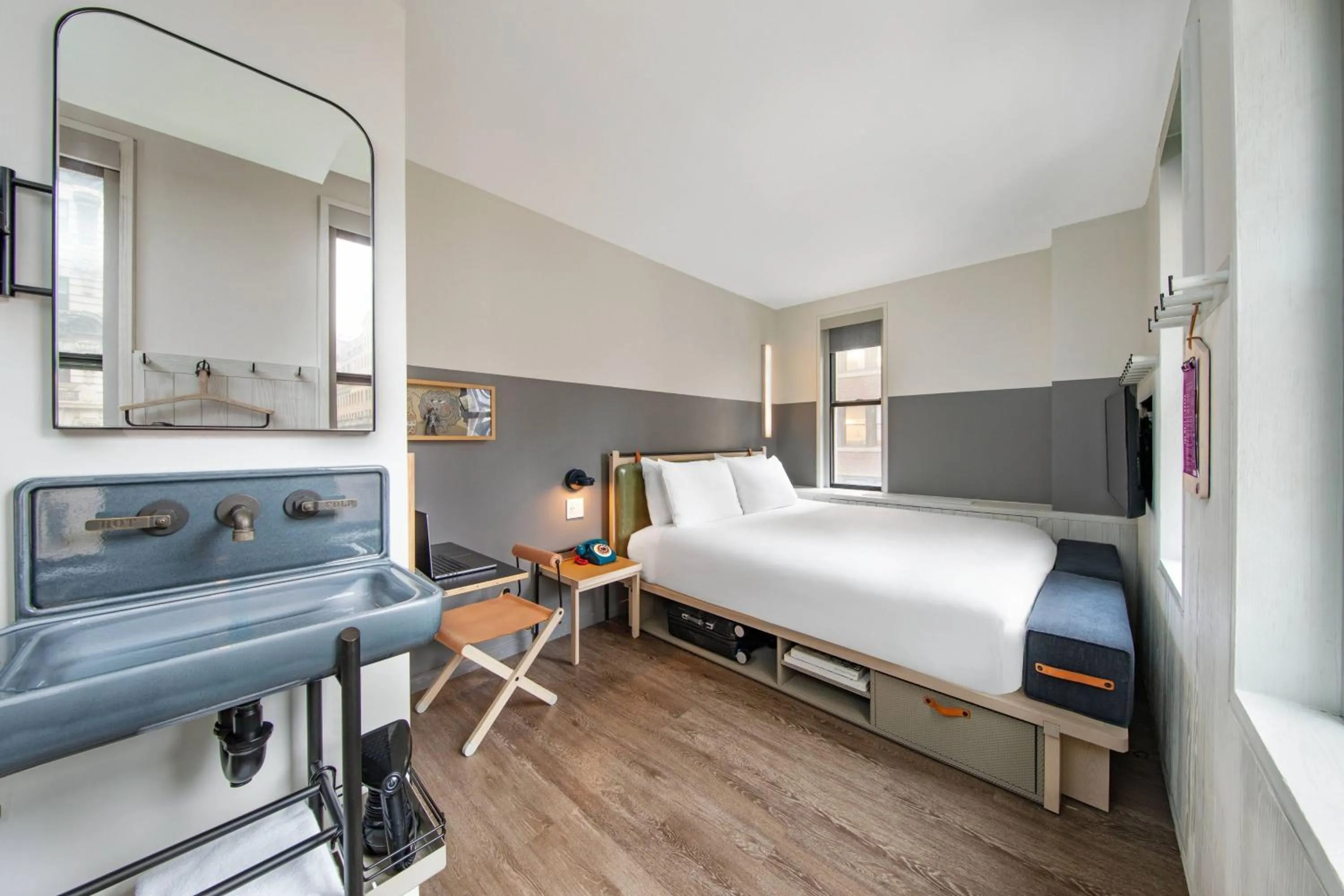 Photo of the whole room, Bed in MOXY NYC Times Square