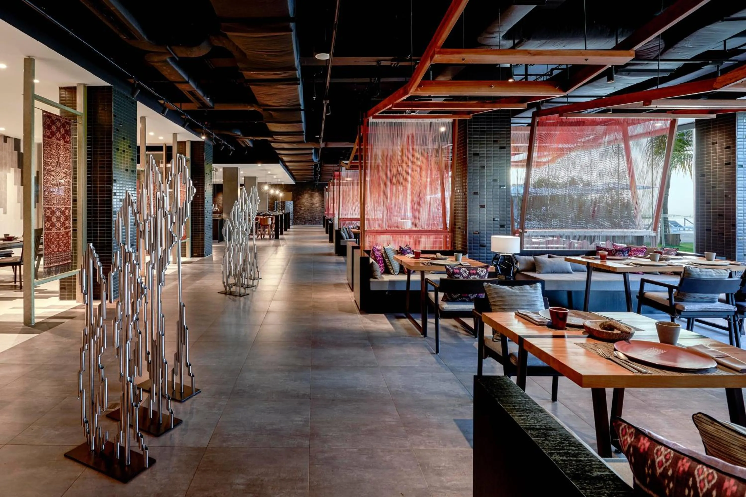 Restaurant/places to eat in Renaissance Bali Uluwatu Resort & Spa