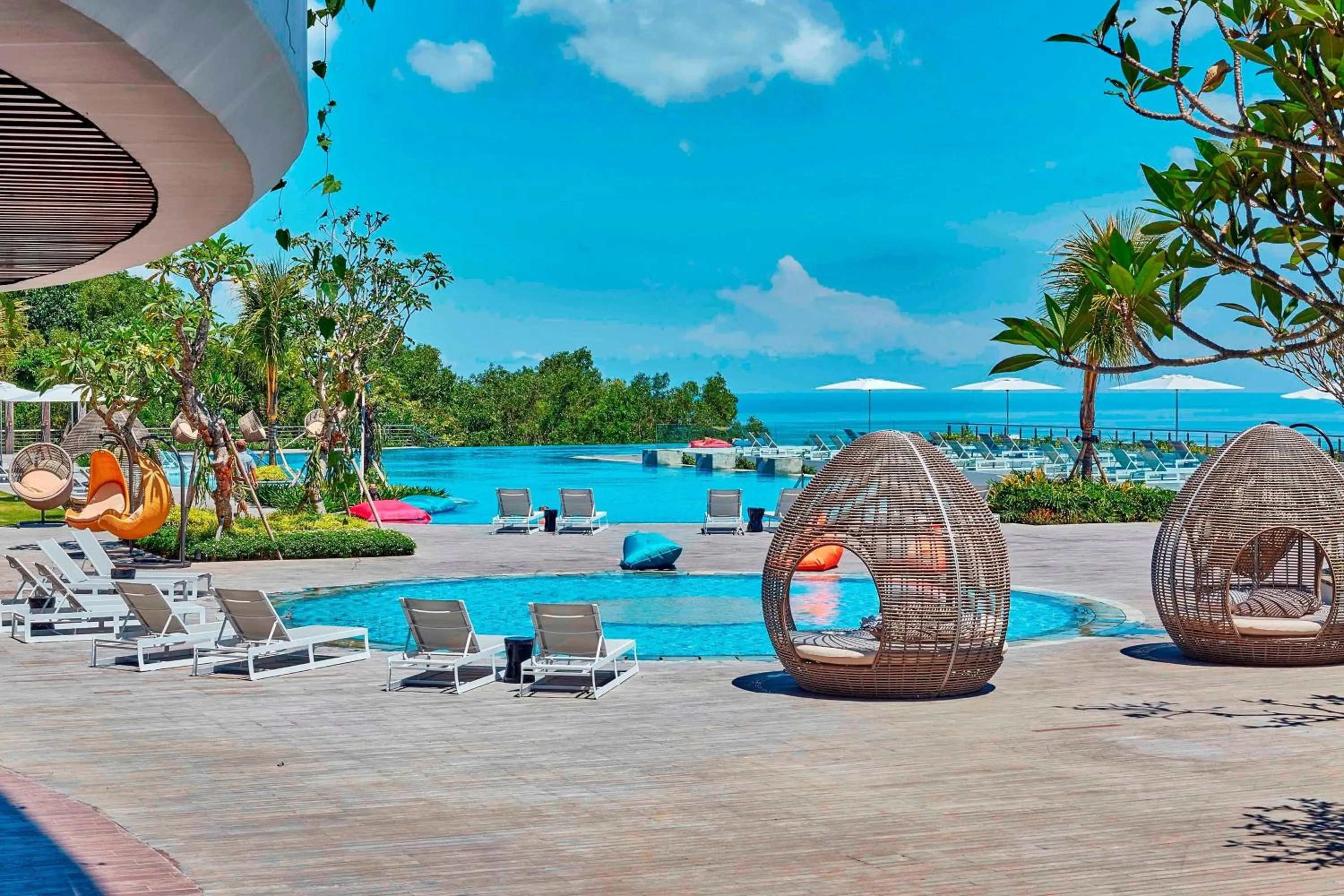 Swimming pool in Renaissance Bali Uluwatu Resort & Spa