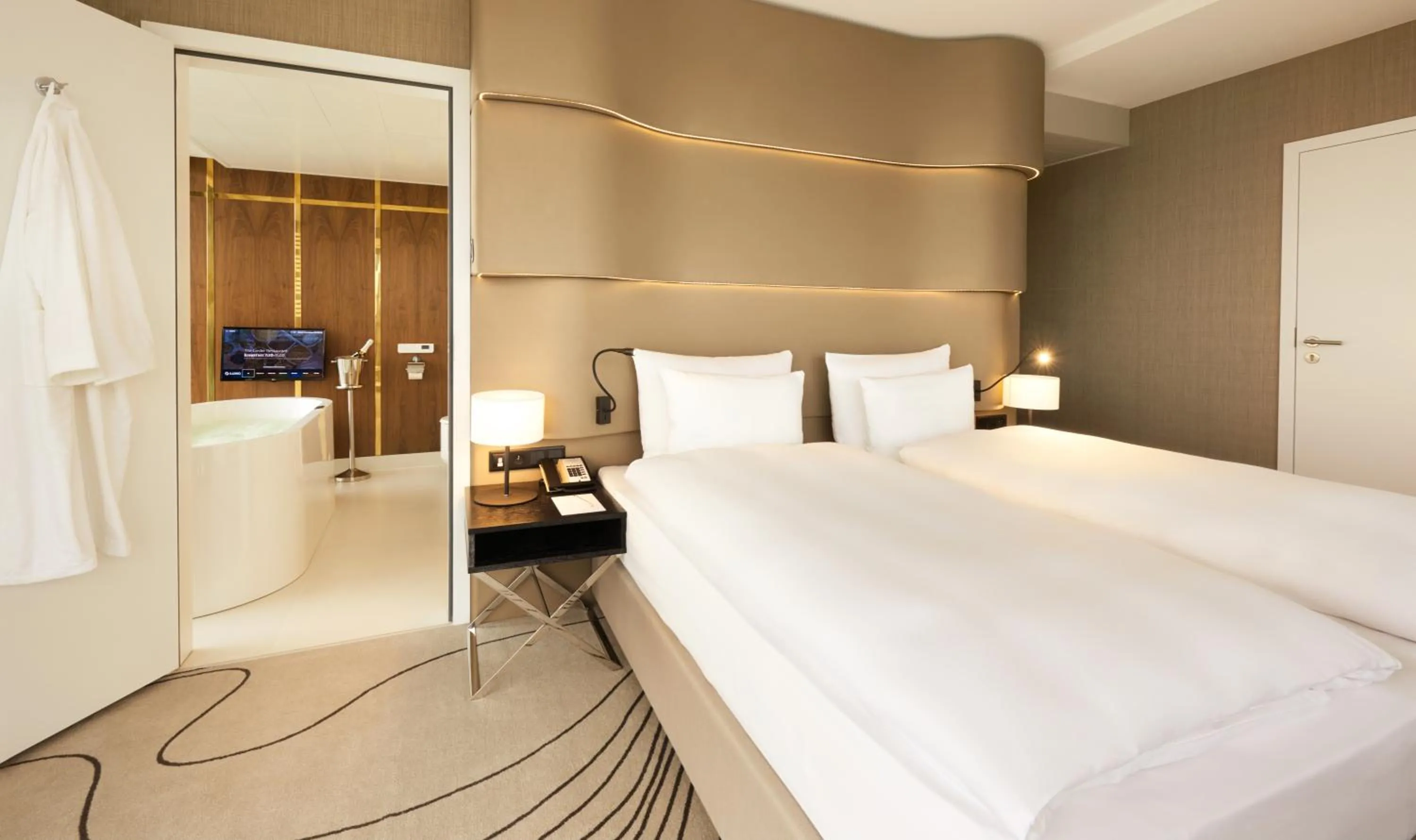 Bathroom, Bed in Radisson Blu Resort Swinoujscie