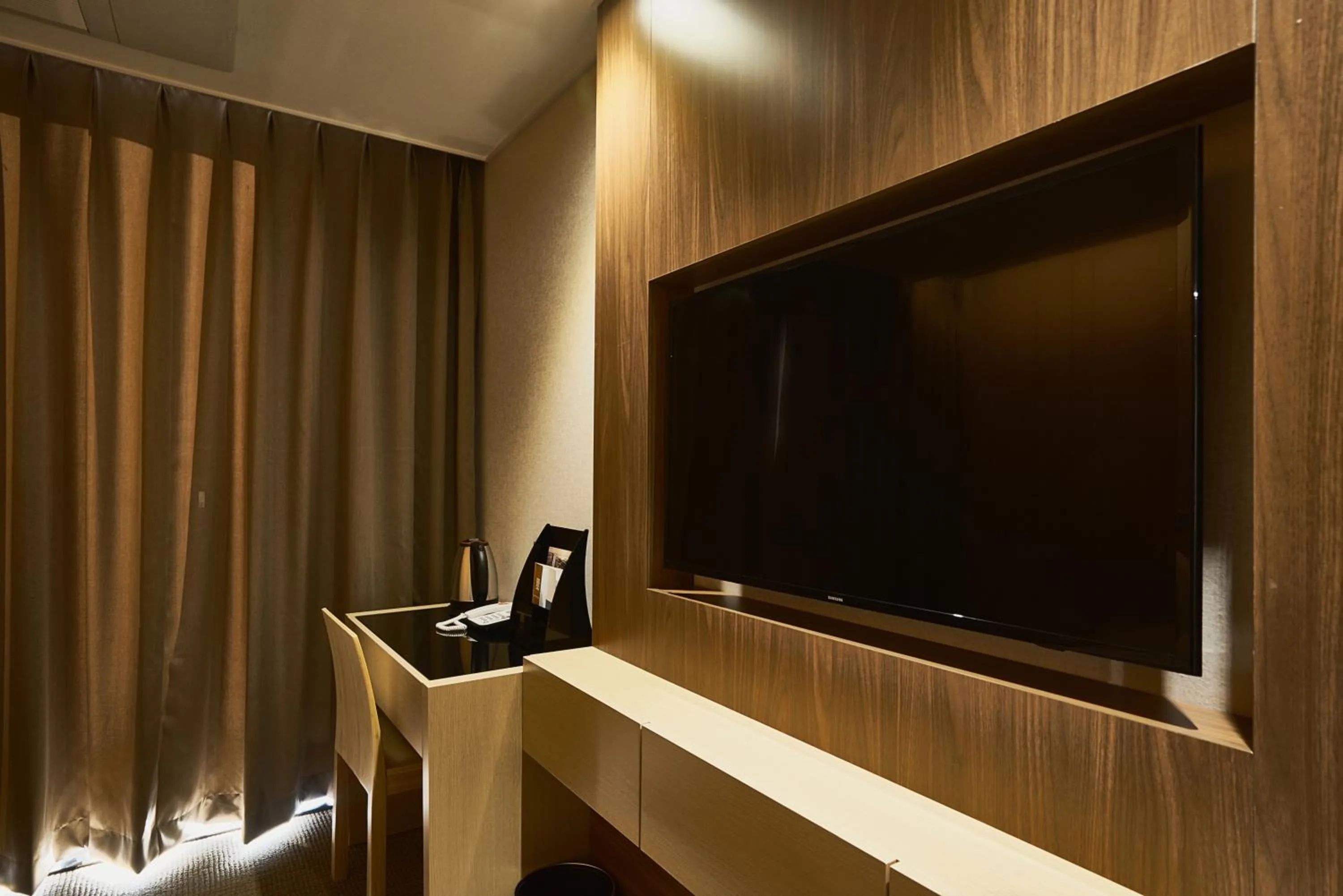 Seating area in Royal Emporium Incheon Airport