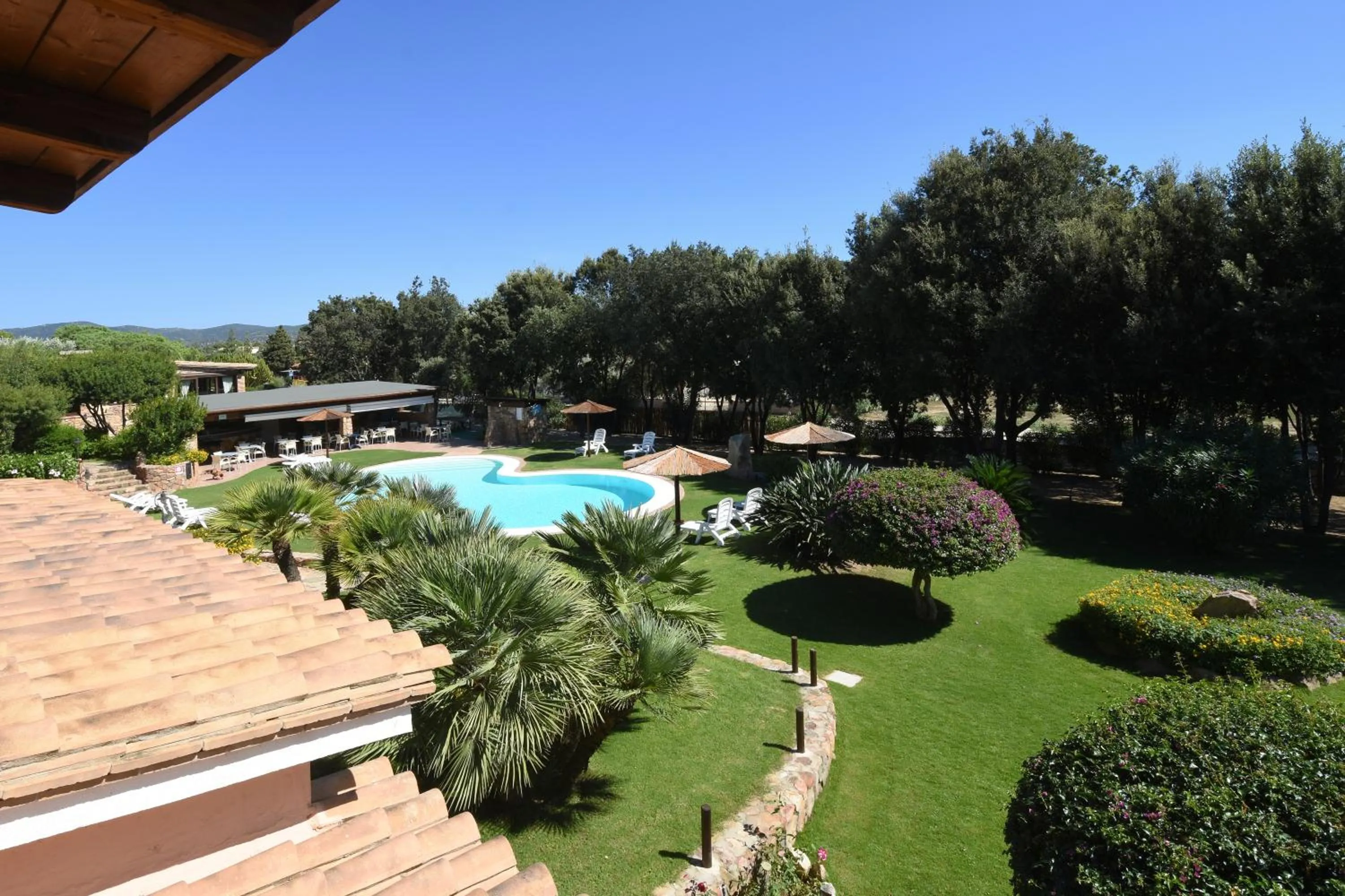 Garden view in Hotel Su Giganti