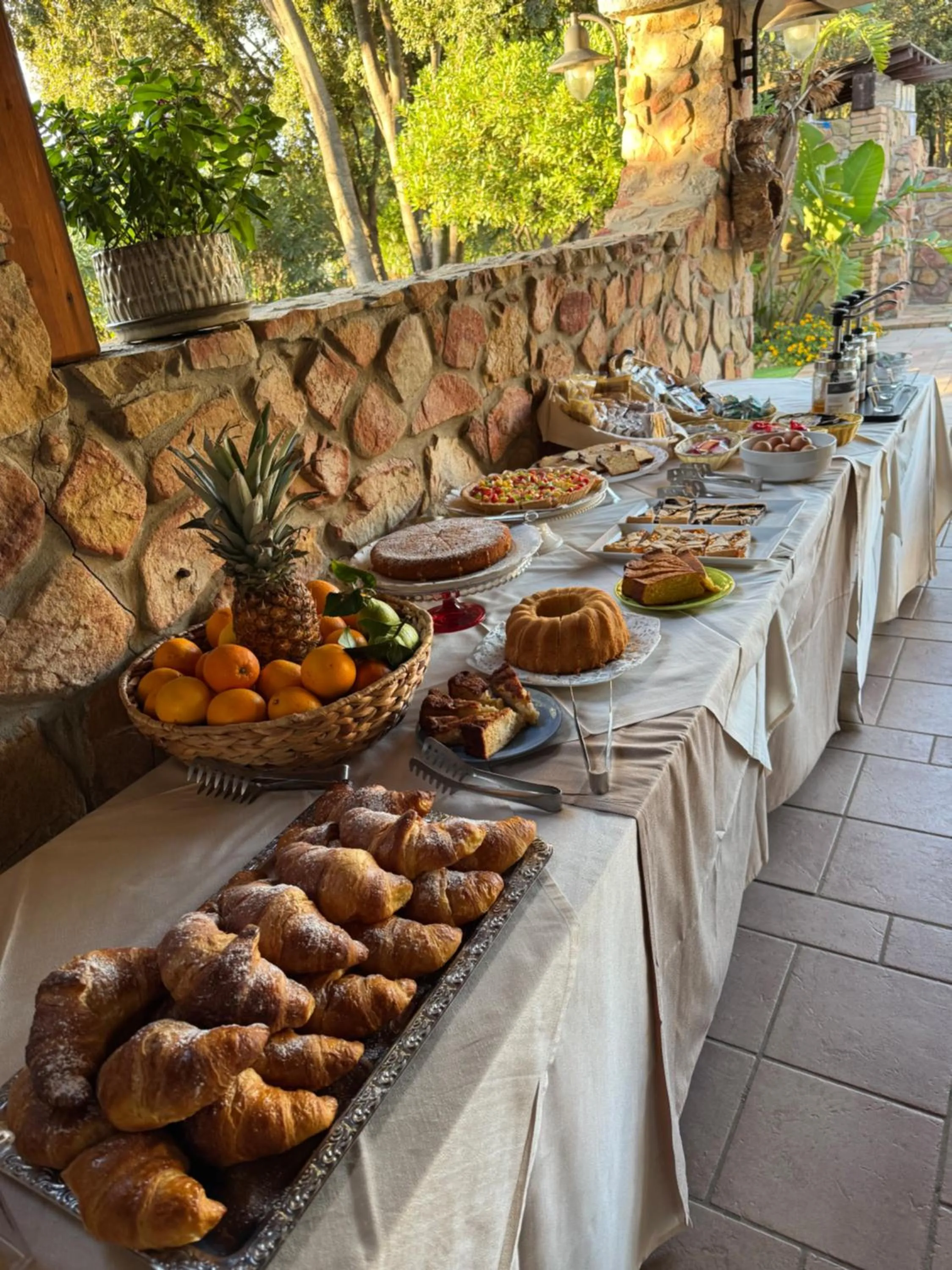 Food in Hotel Su Giganti