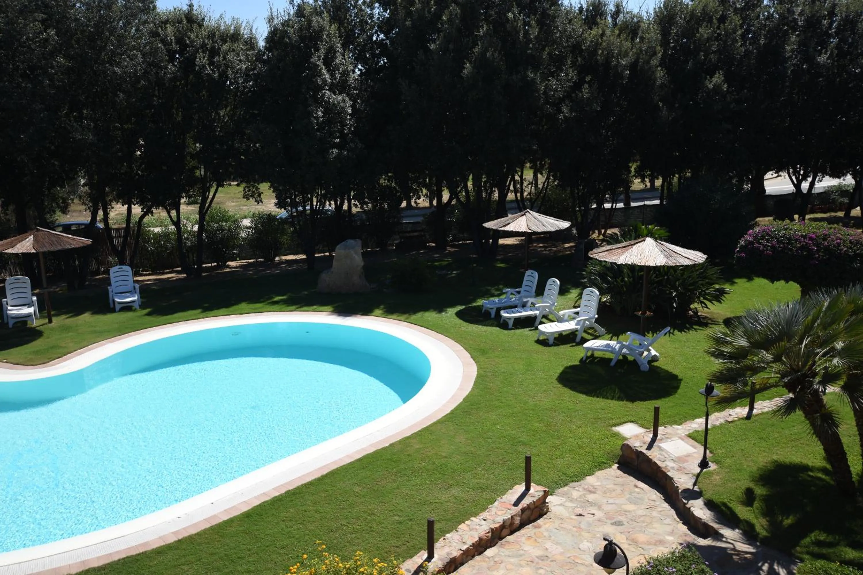 Garden view in Hotel Su Giganti