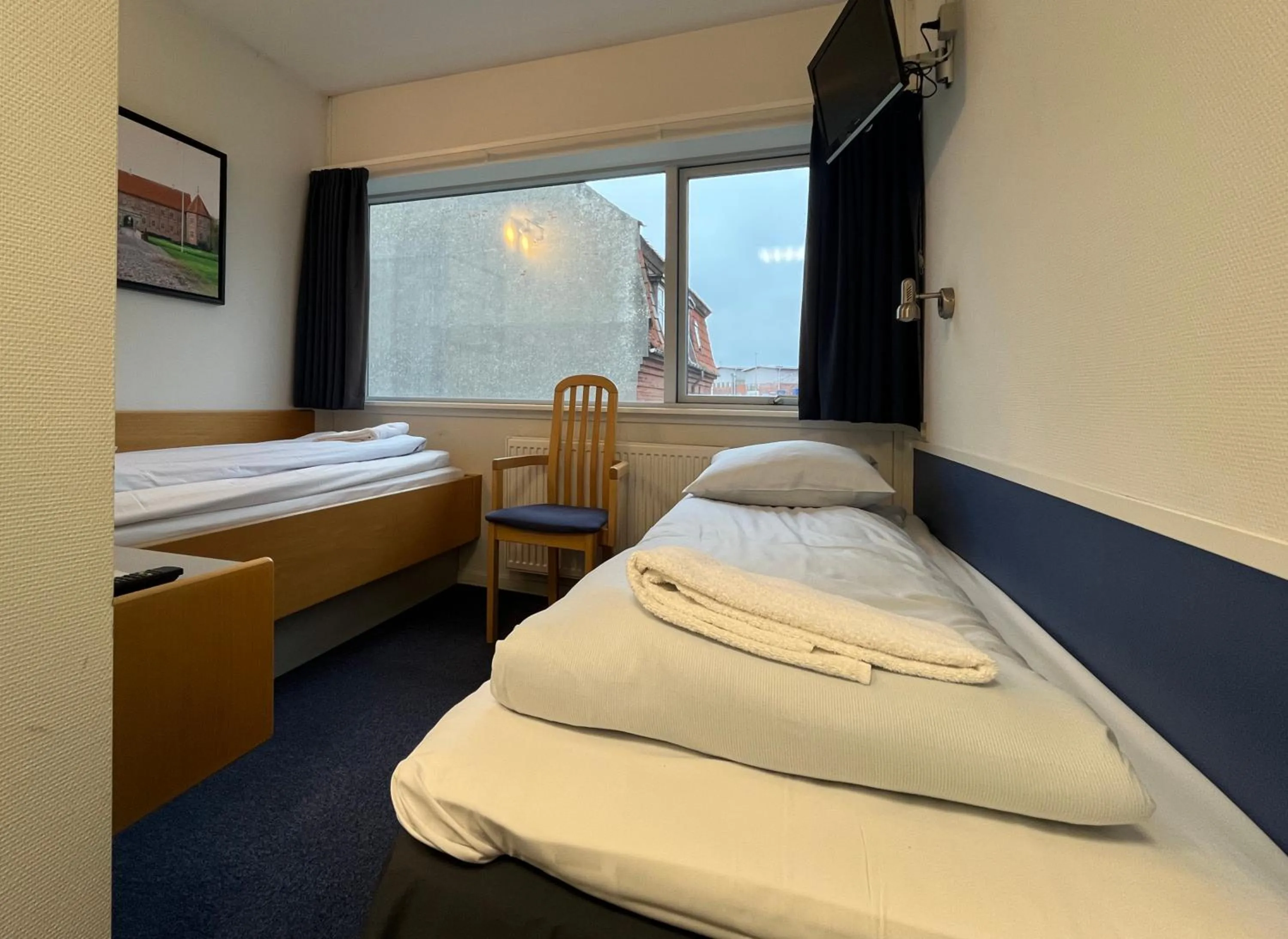 Bathroom, Bed in BB-Hotel Frederikshavn Turisthotellet
