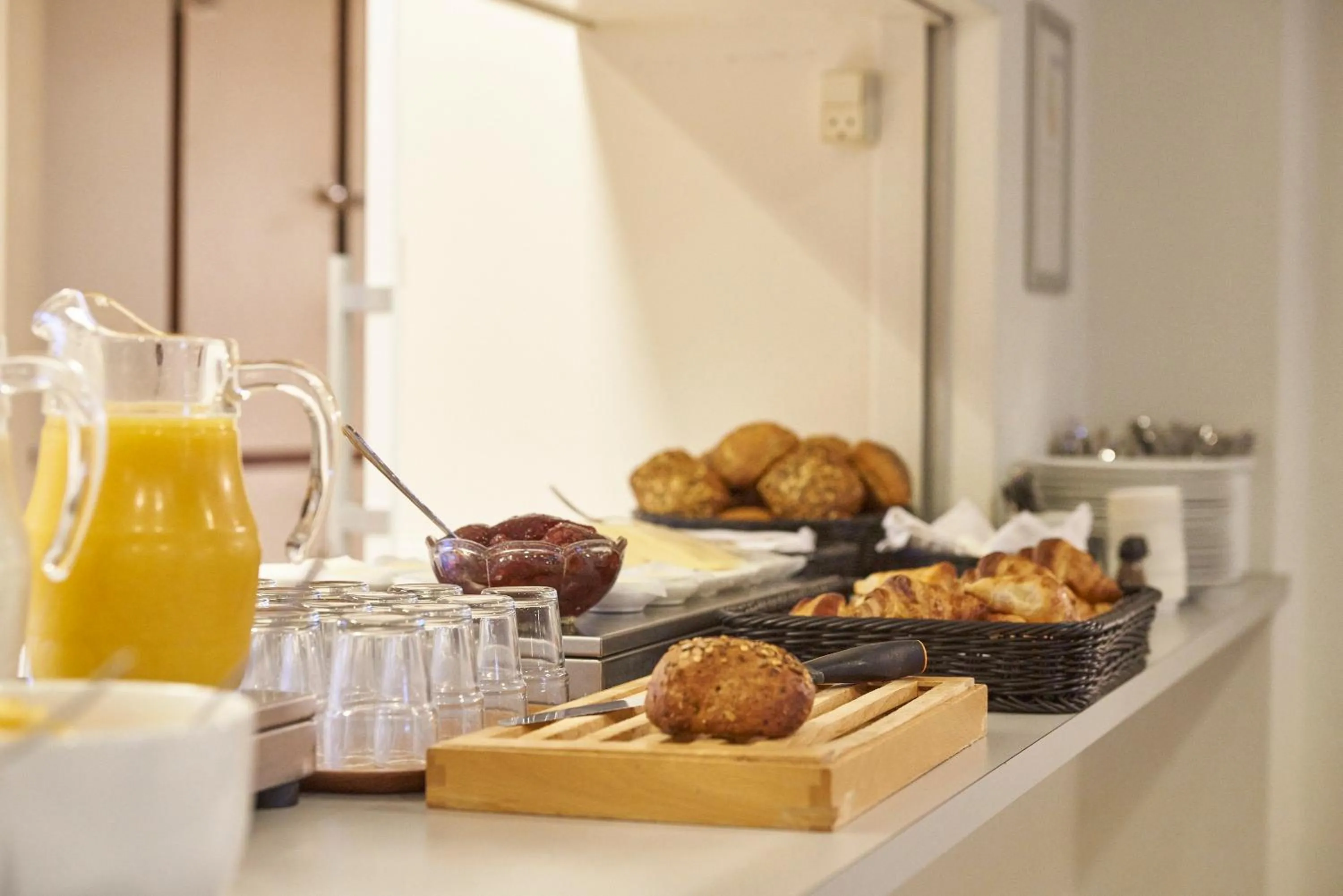 Buffet breakfast in BB-Hotel Frederikshavn Turisthotellet