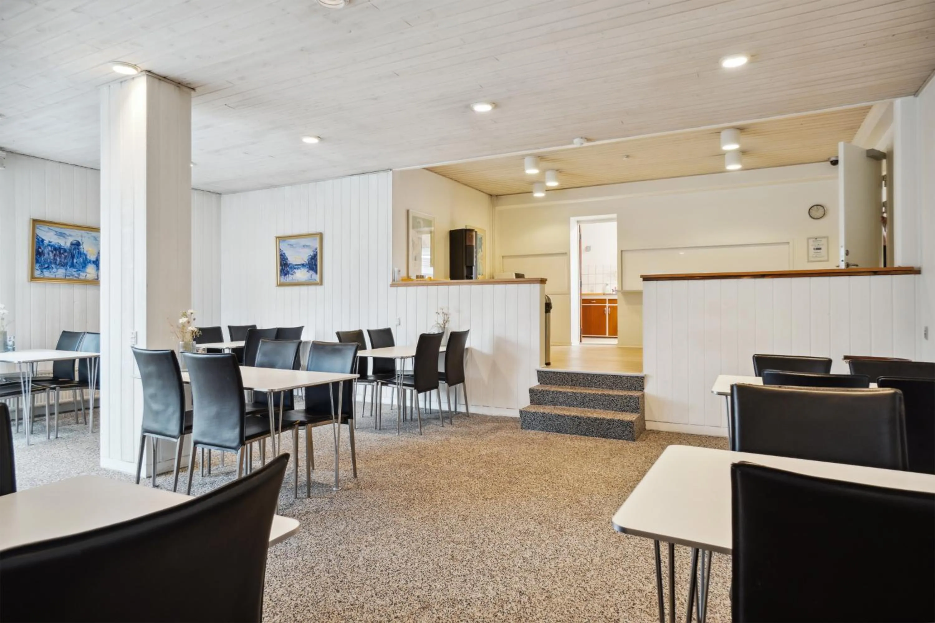 Communal lounge/ TV room in BB-Hotel Frederikshavn Turisthotellet