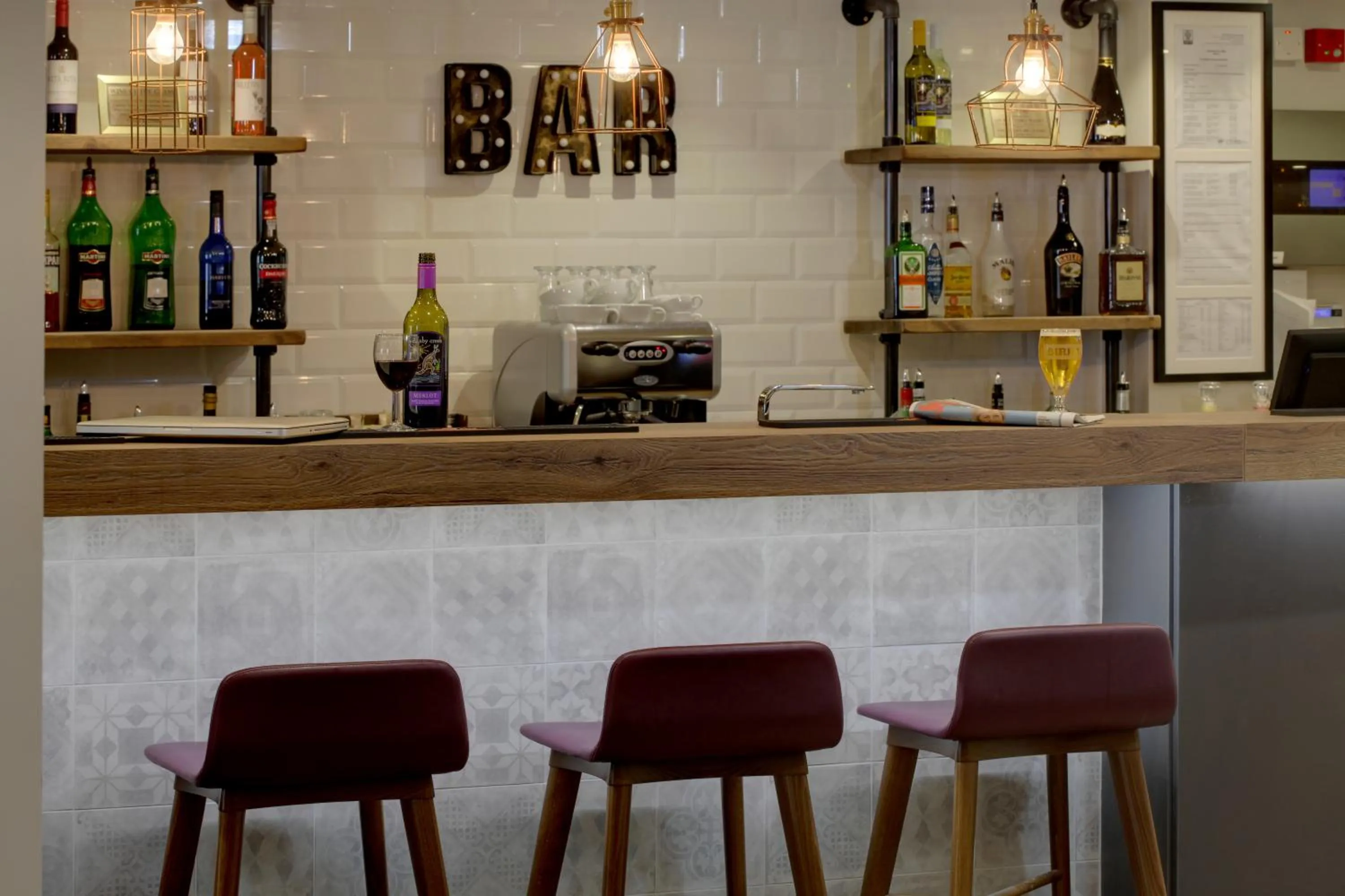 Lounge or bar in Best Western White House Hotel