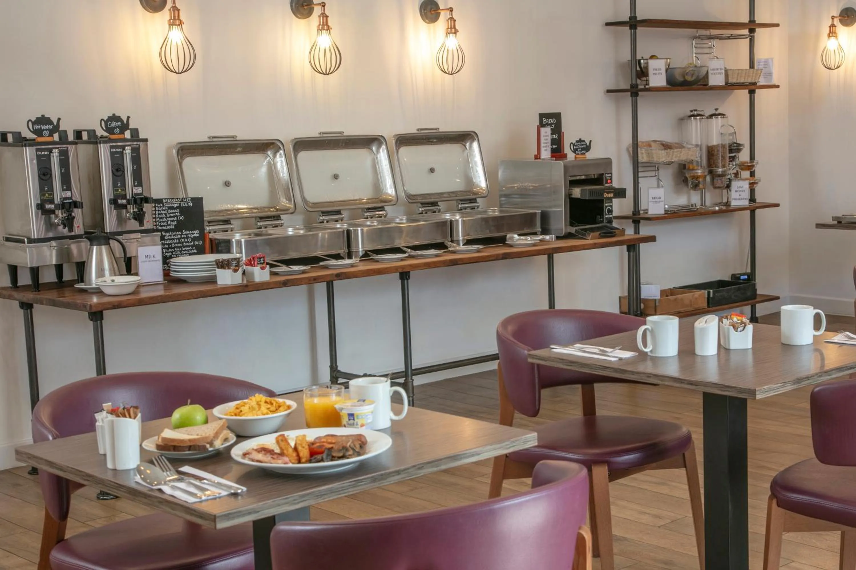 Breakfast in Best Western White House Hotel