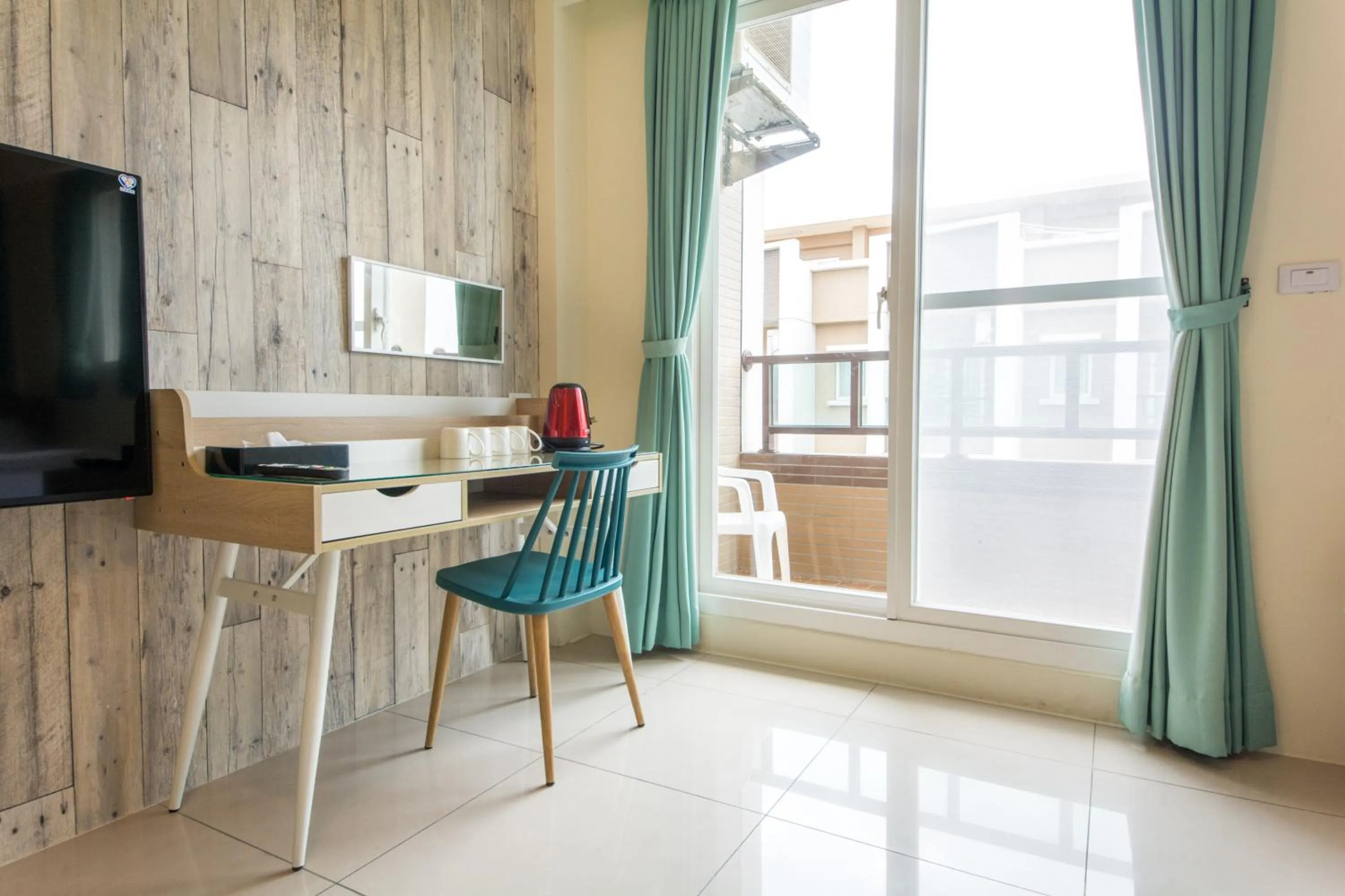 Photo of the whole room in Tony's house