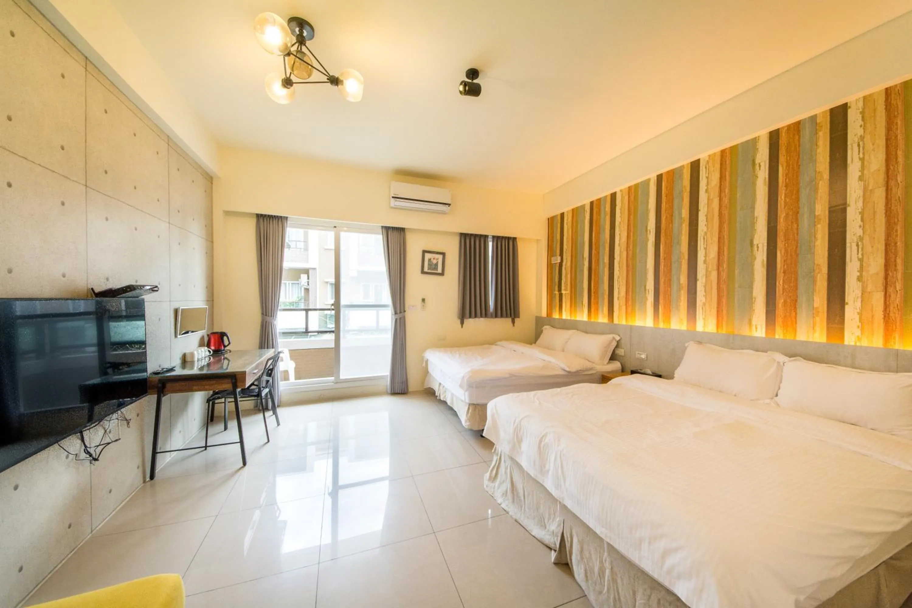 Photo of the whole room, Bed in Tony's house