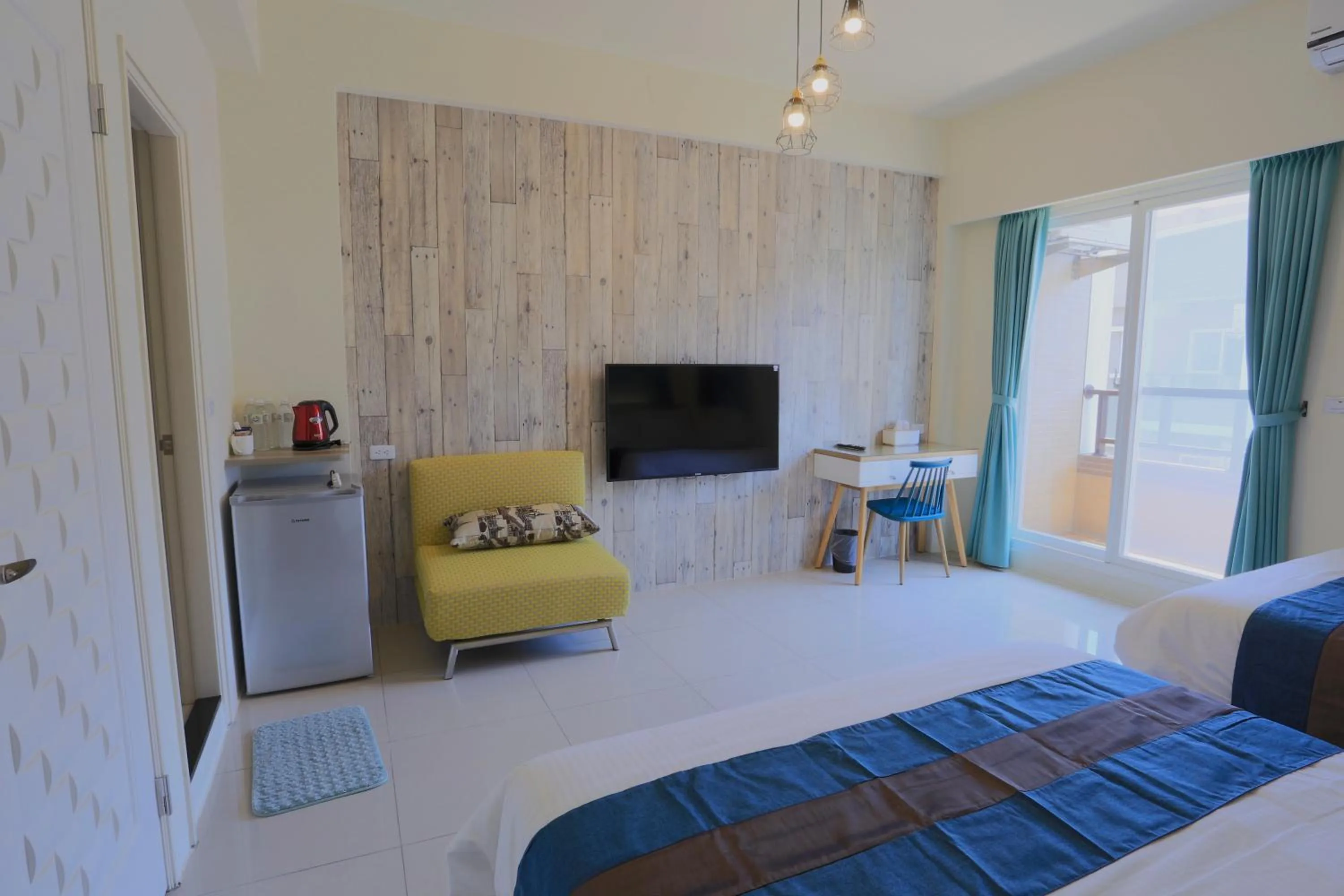 TV and multimedia, Bed in Tony's house