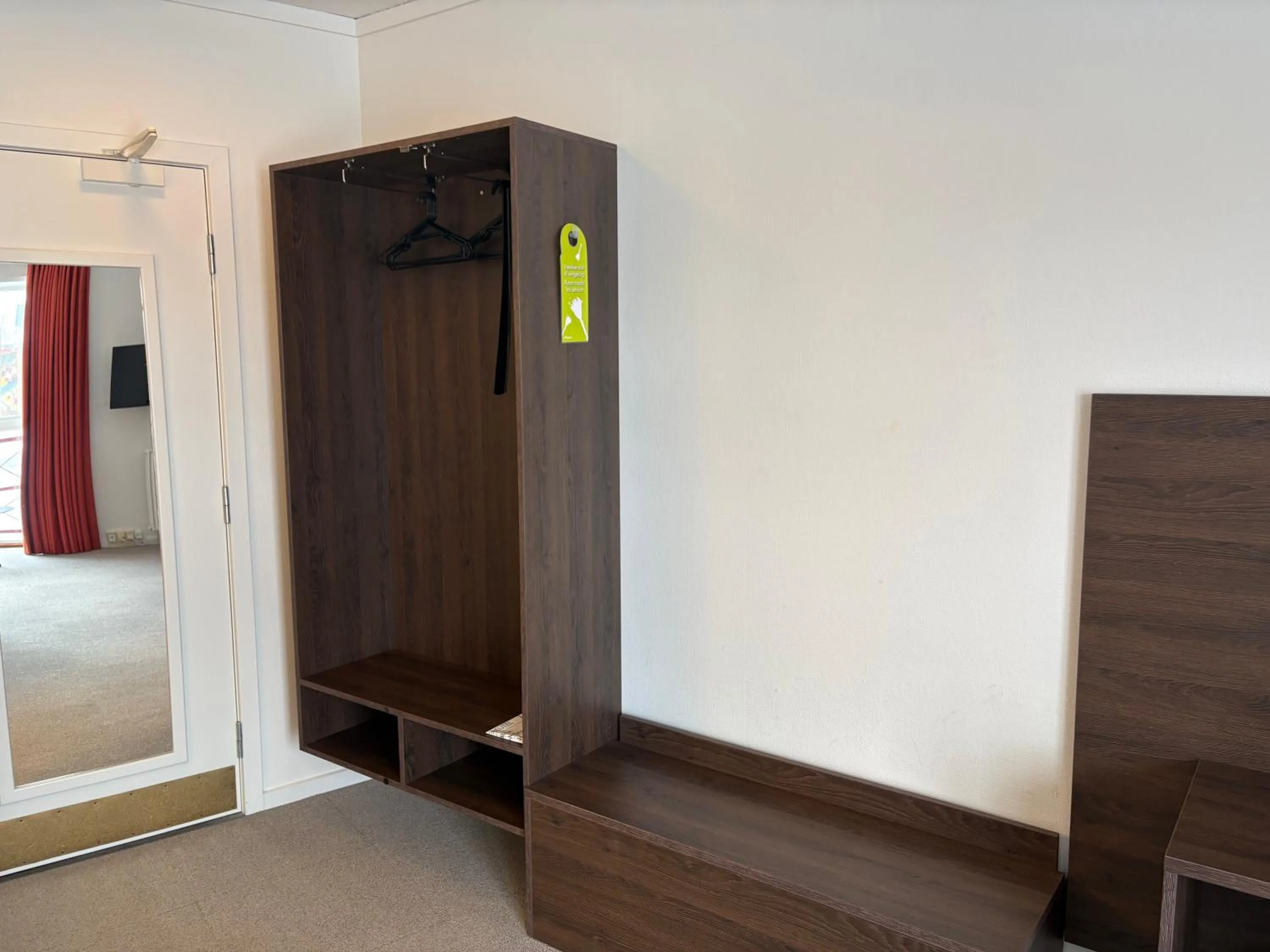 wardrobe in Montra Odder Parkhotel