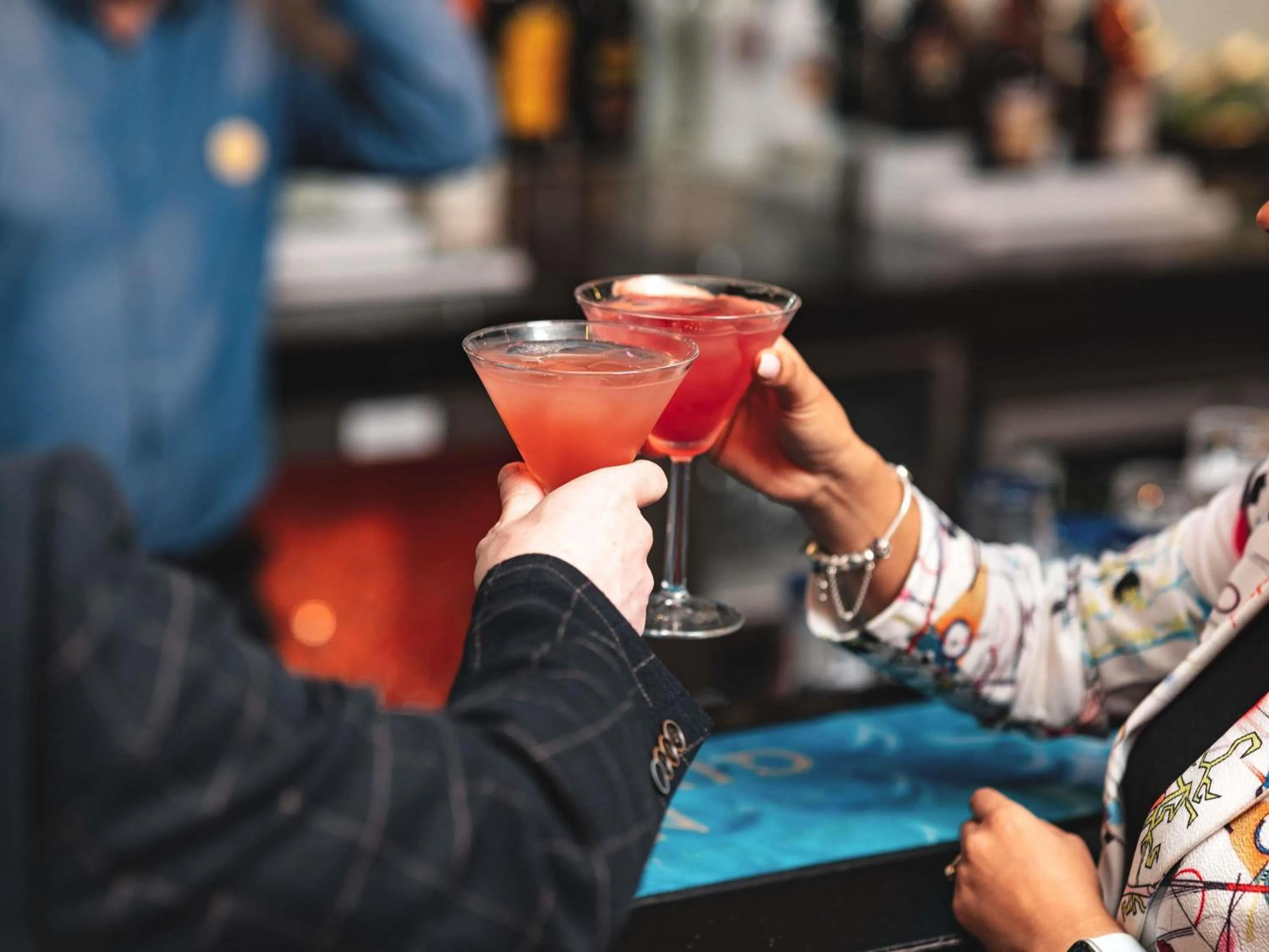 Lounge or bar in Novotel Southampton