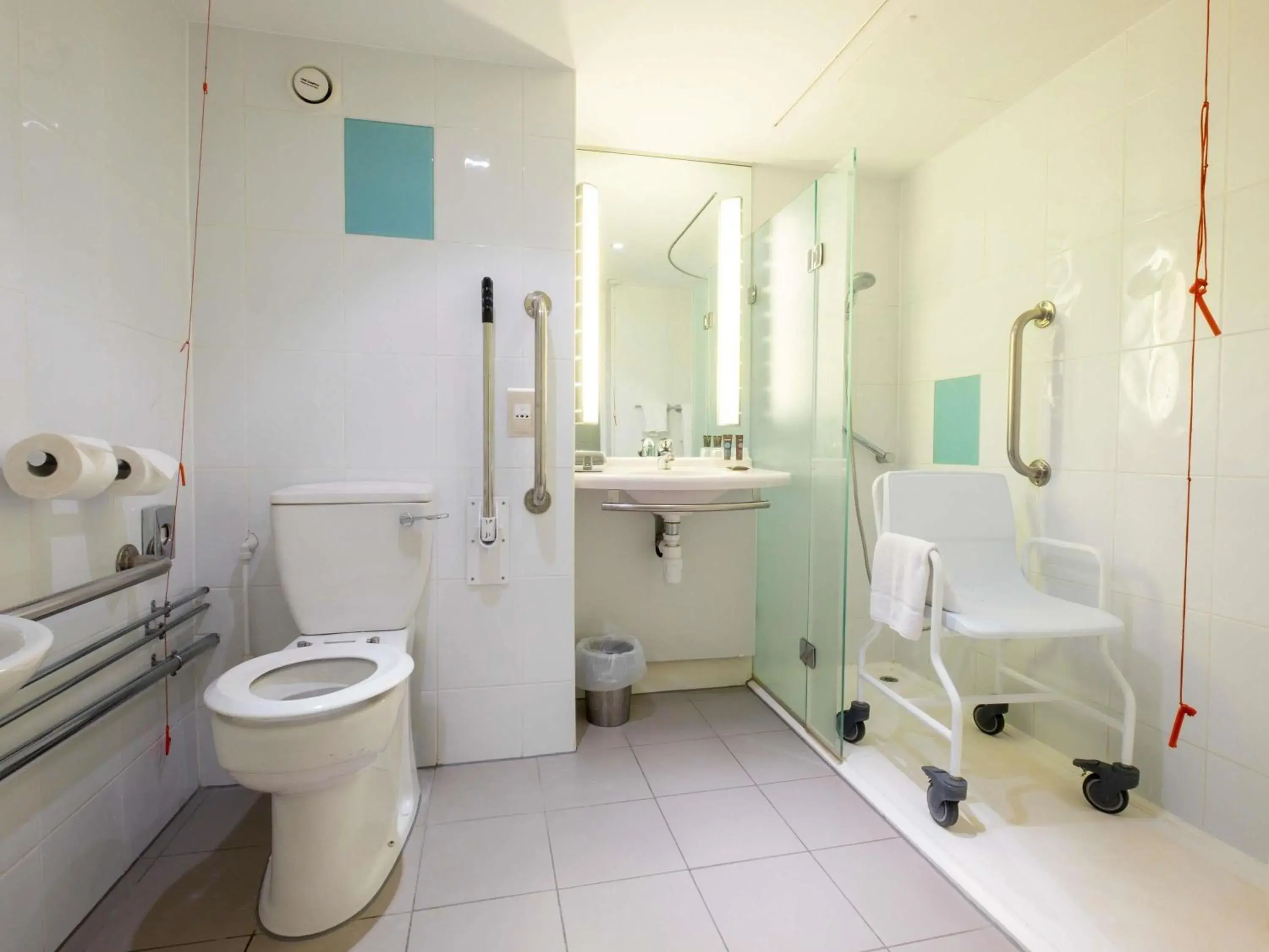 Standard Double Room - Mobility Accessible in Novotel Southampton Standard Double Room - Mobility Accessible in Novotel Southampton