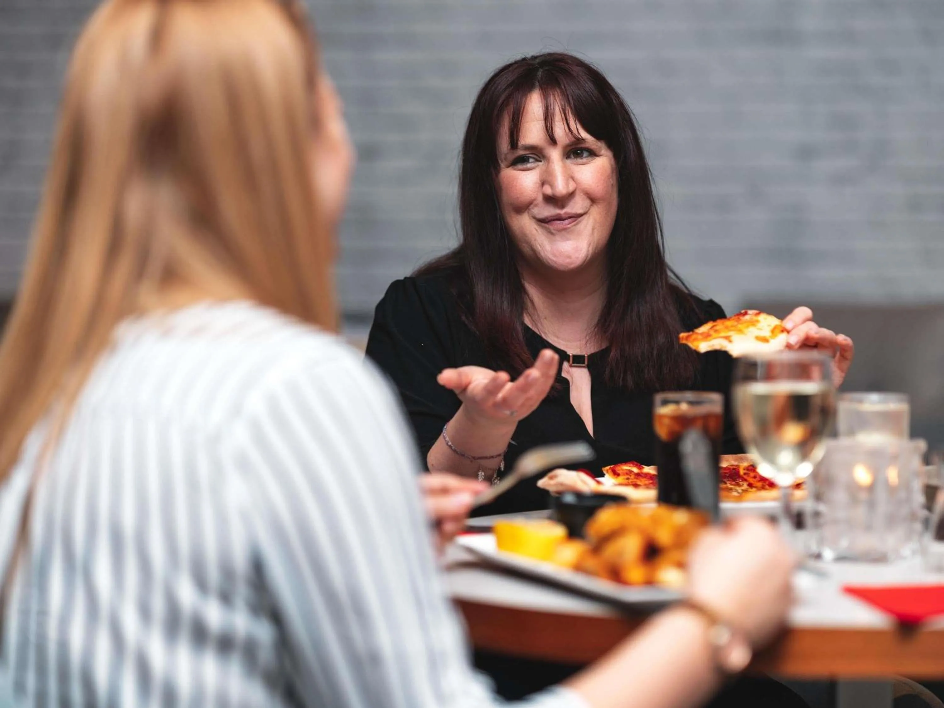 Lounge or bar in Novotel Southampton