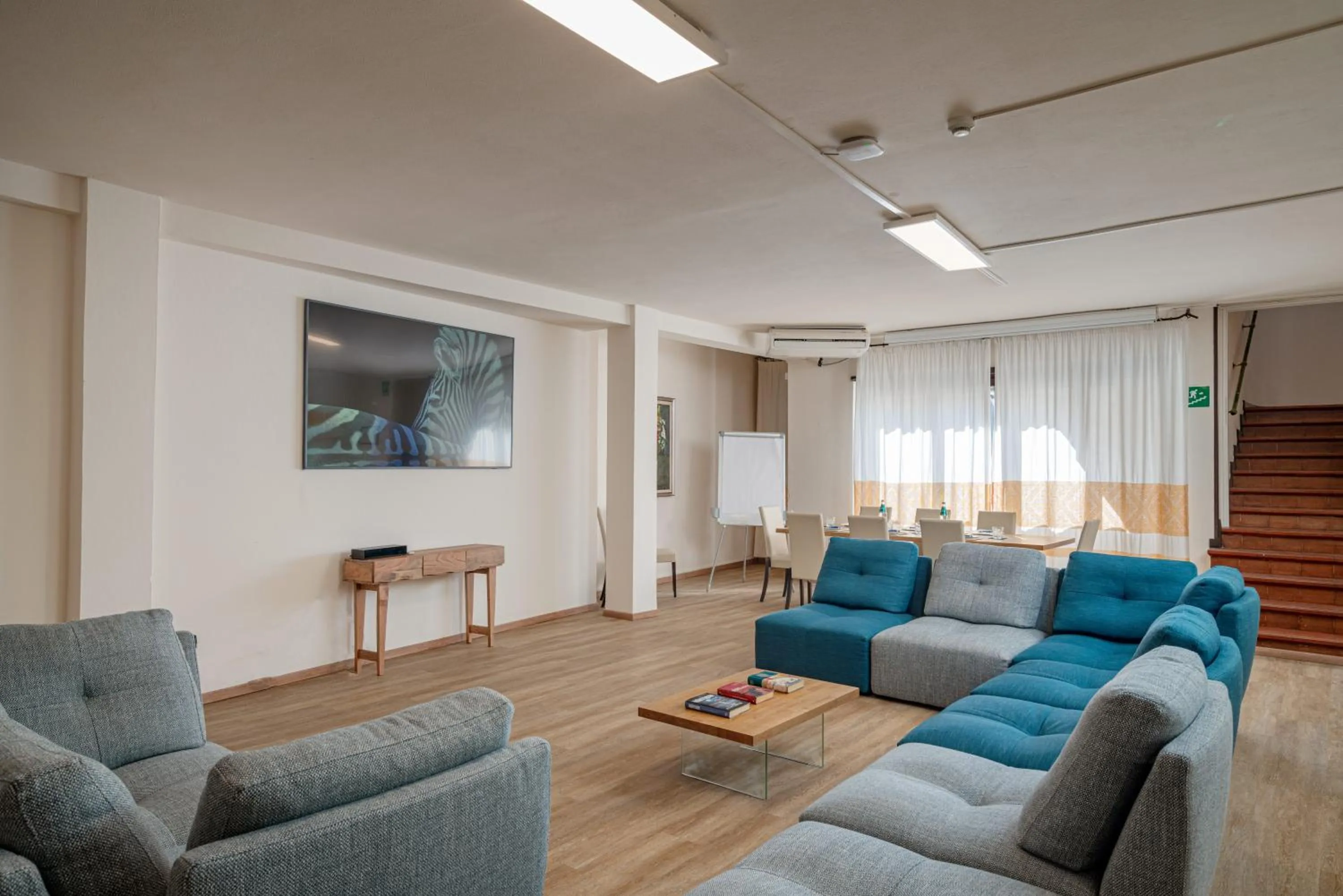 Communal lounge/ TV room in Hotel Calabona