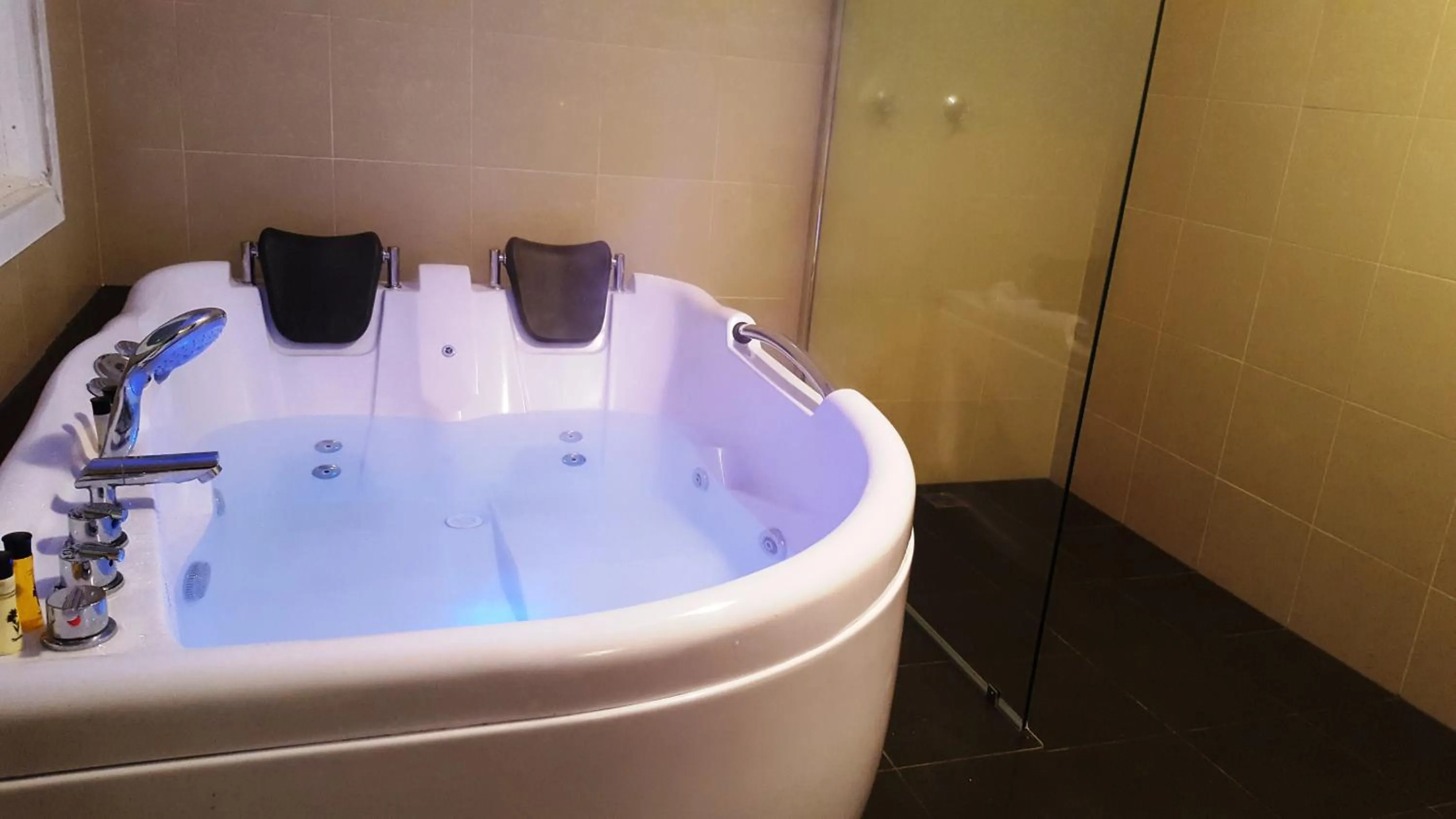 Bathroom in Cradle Alpine Retreat