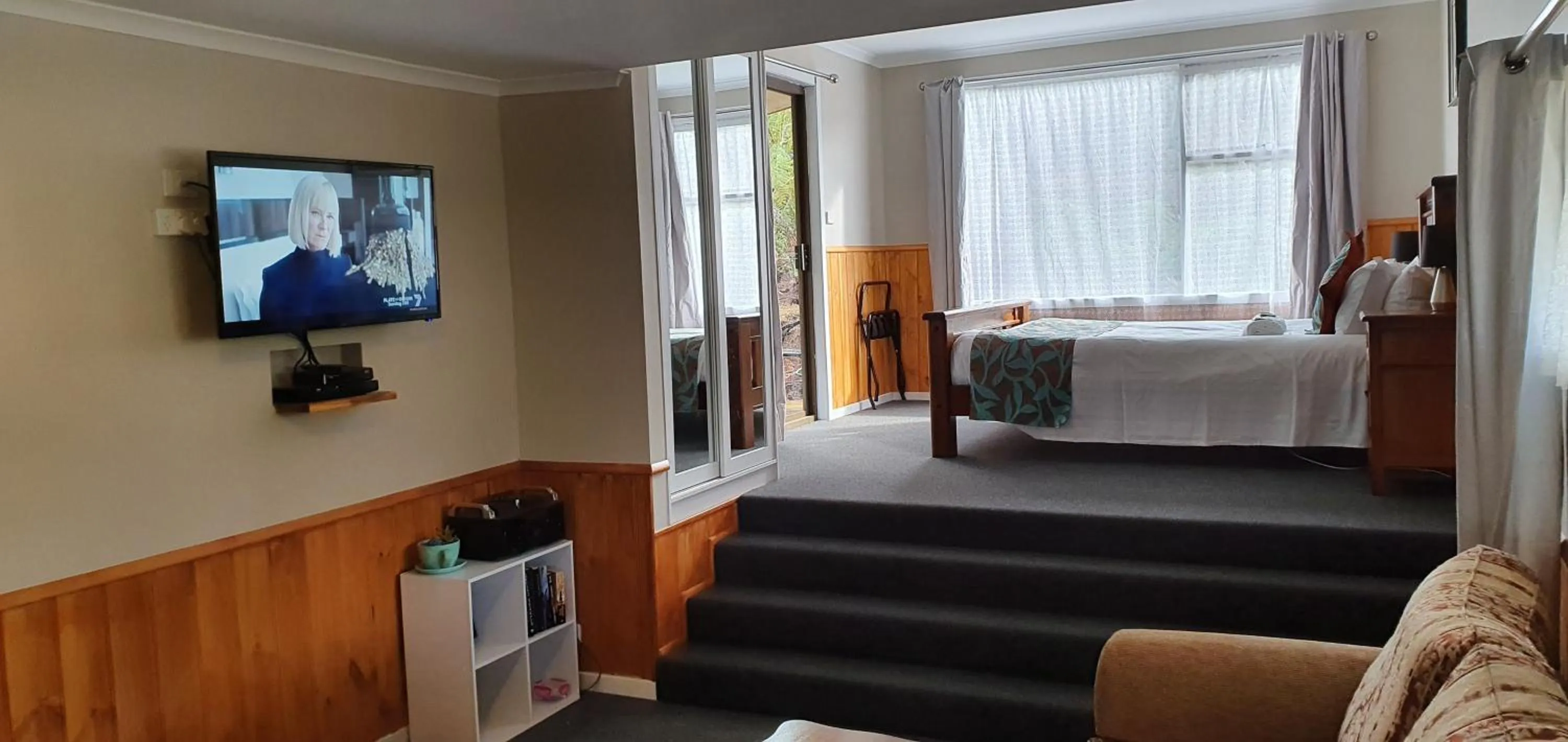 Bedroom, Bed in Cradle Alpine Retreat