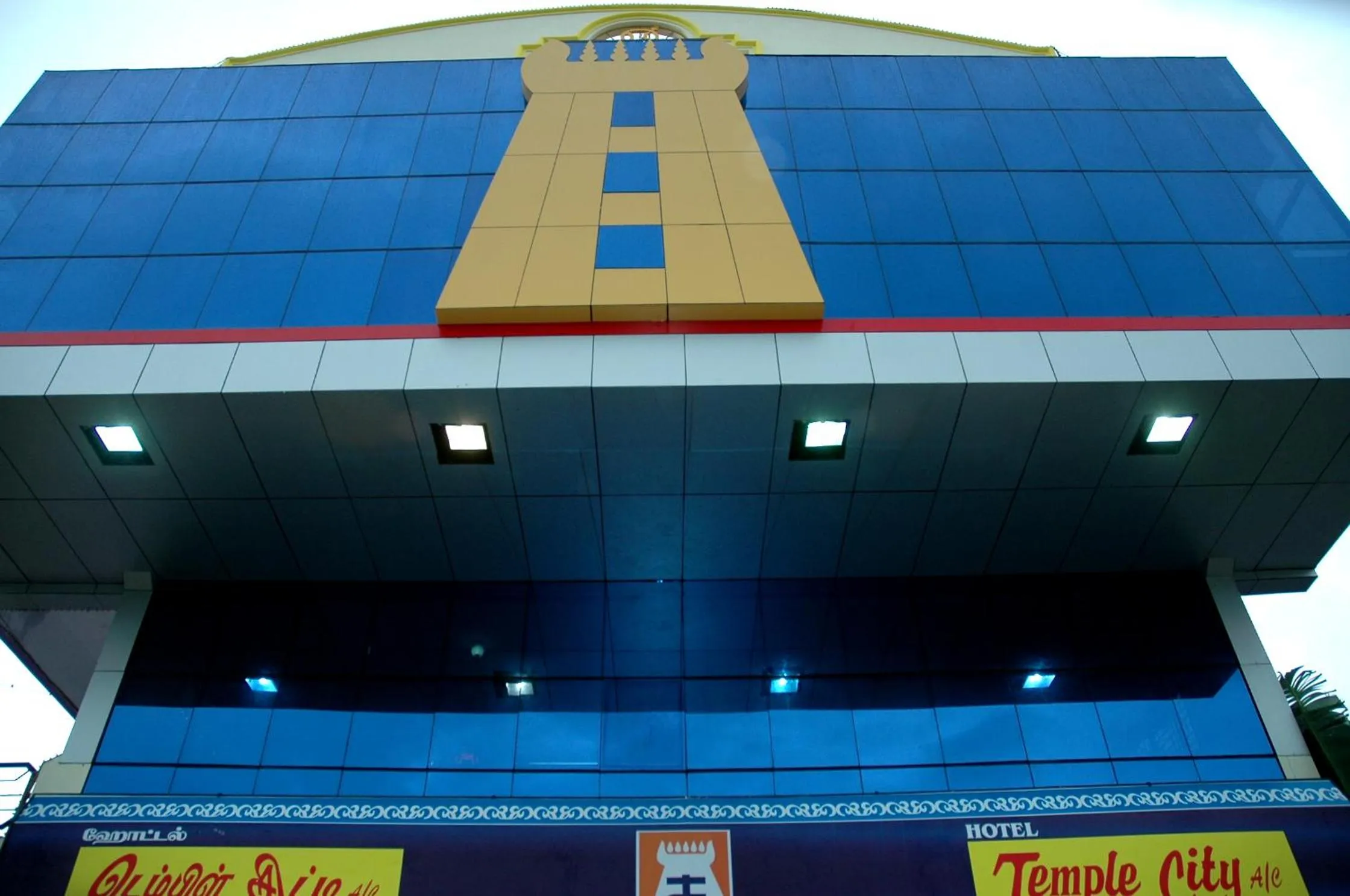 Facade/entrance in Hotel Temple City