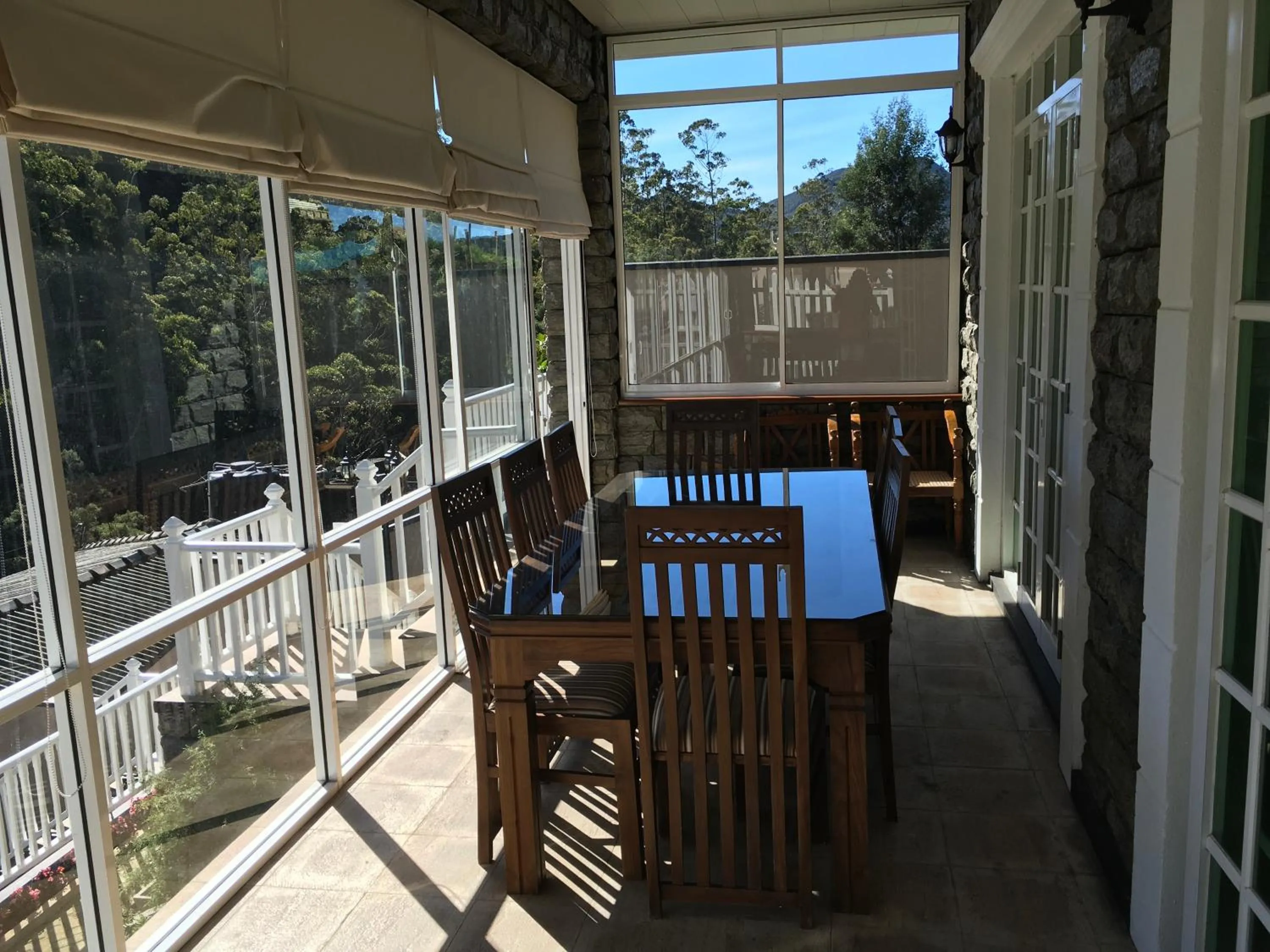 Photo of the whole room in Dorchester