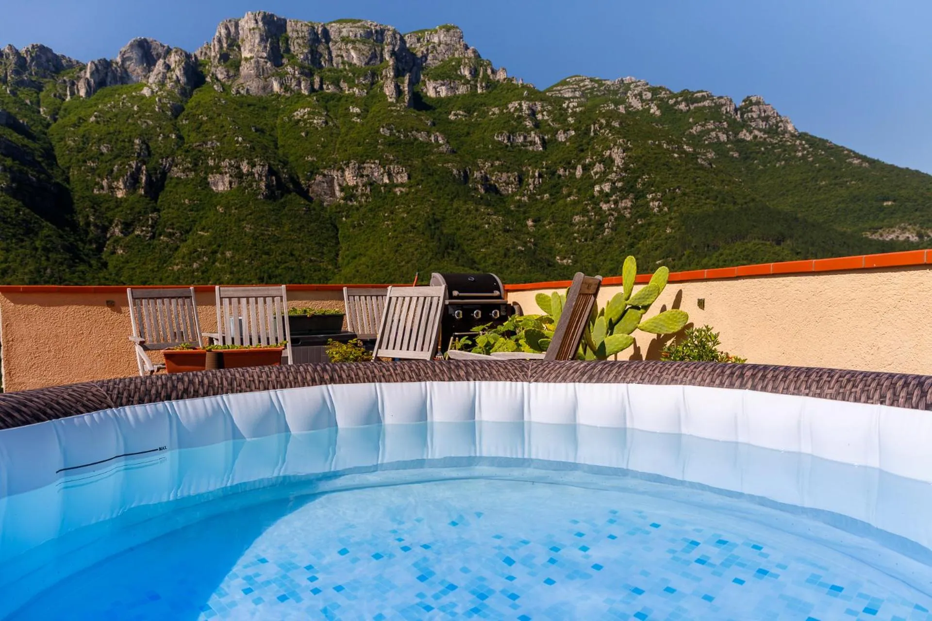 Swimming pool in Arvé Castelbianco - B&B e Appartamento