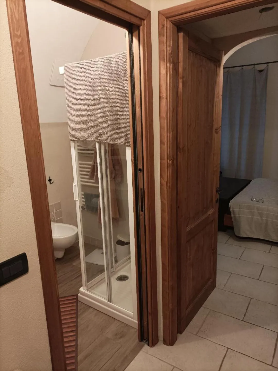 Bathroom, Bed in Arvé Castelbianco - B&B e Appartamento