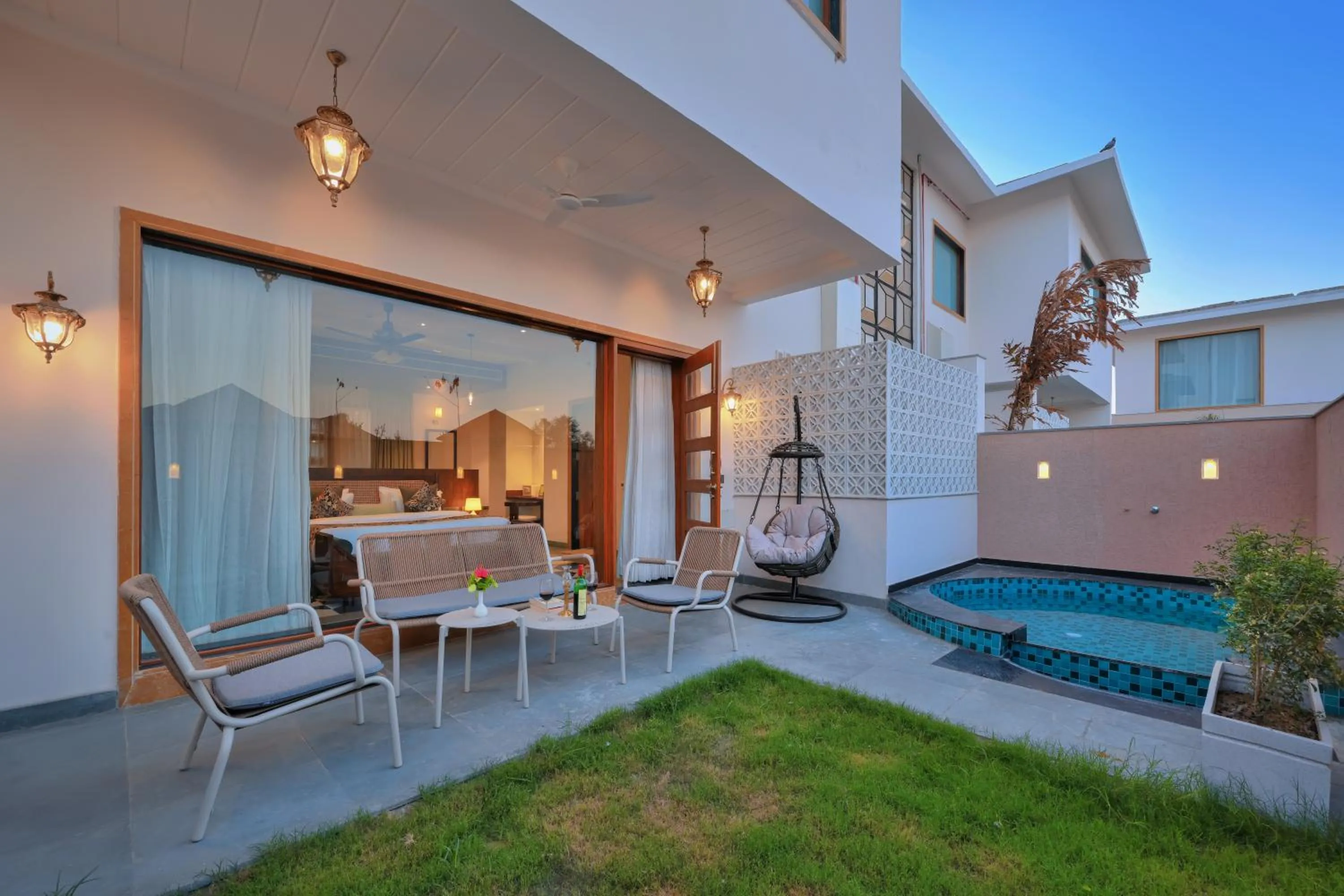 Swimming pool in Ranthambore Bagh Palace