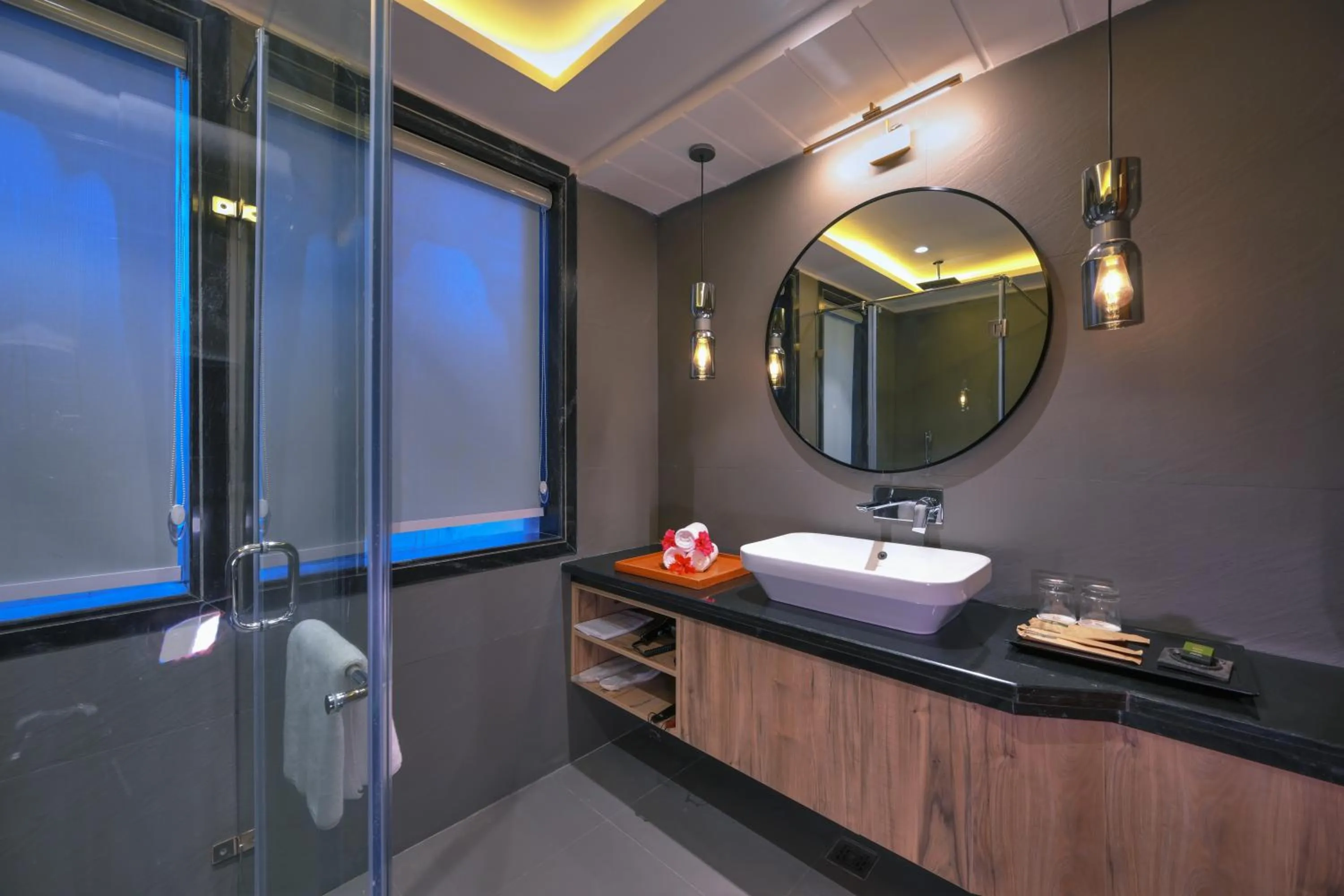 Shower in Ranthambore Bagh Palace