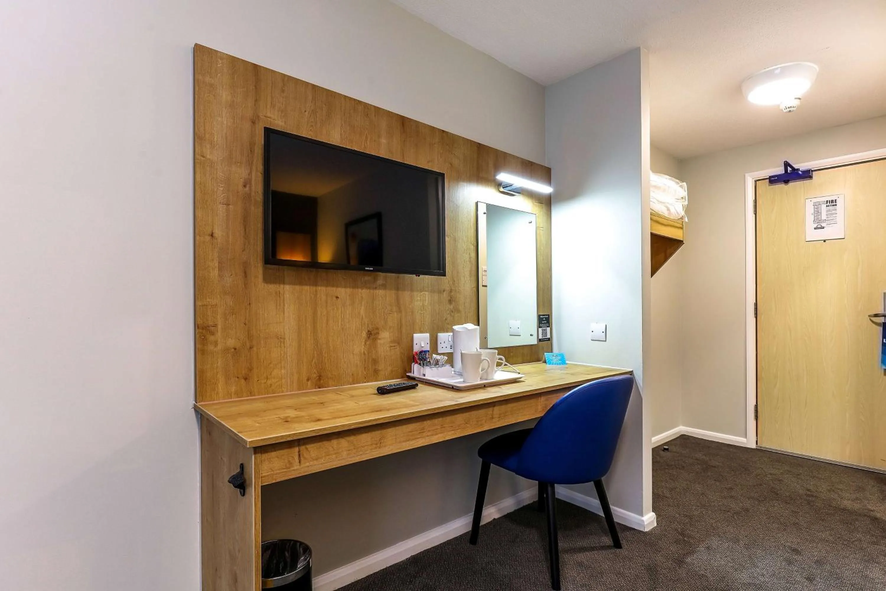 Bed in Days Inn London Stansted Airport