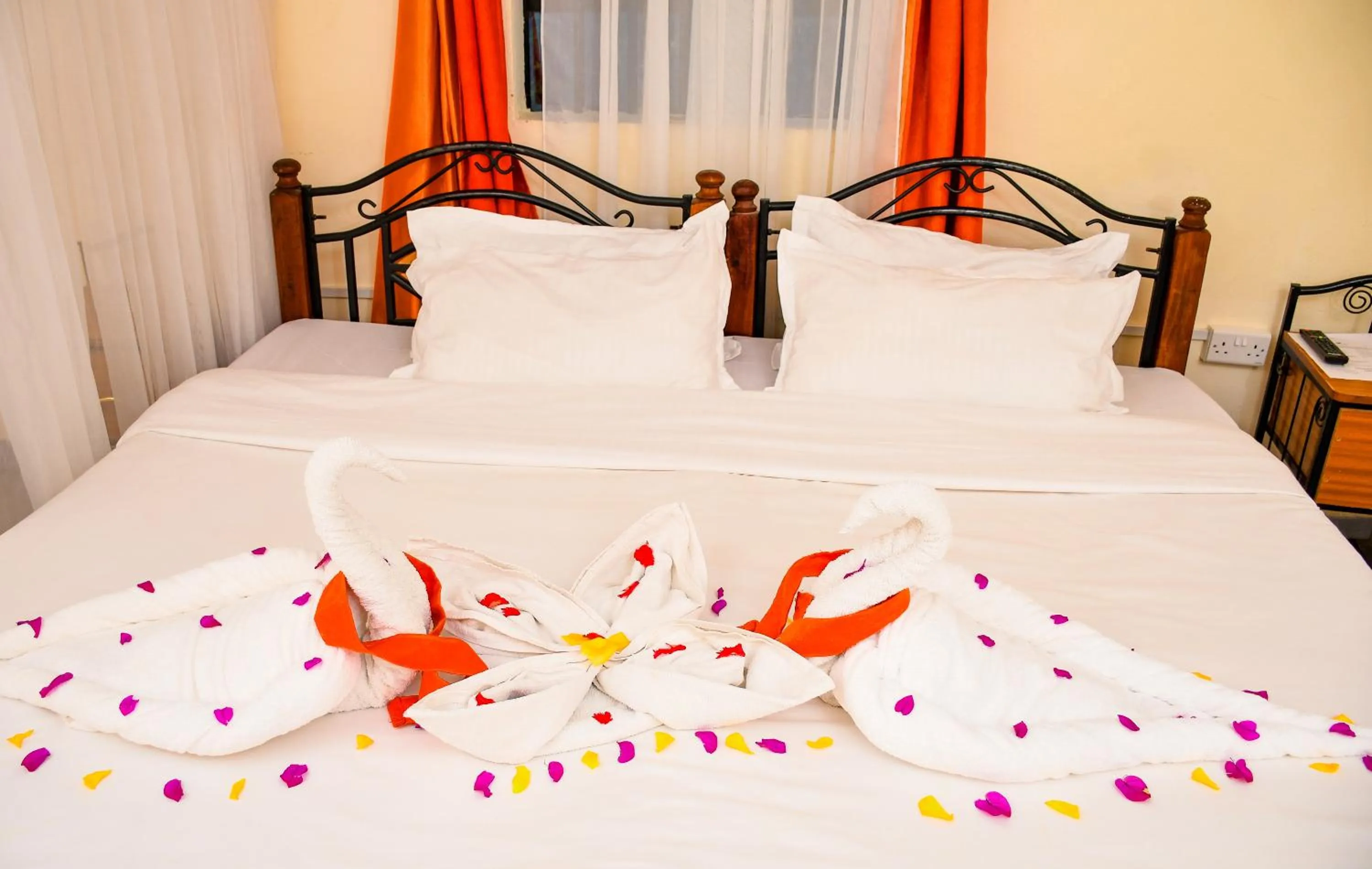 Bed in Dovenest Lodge