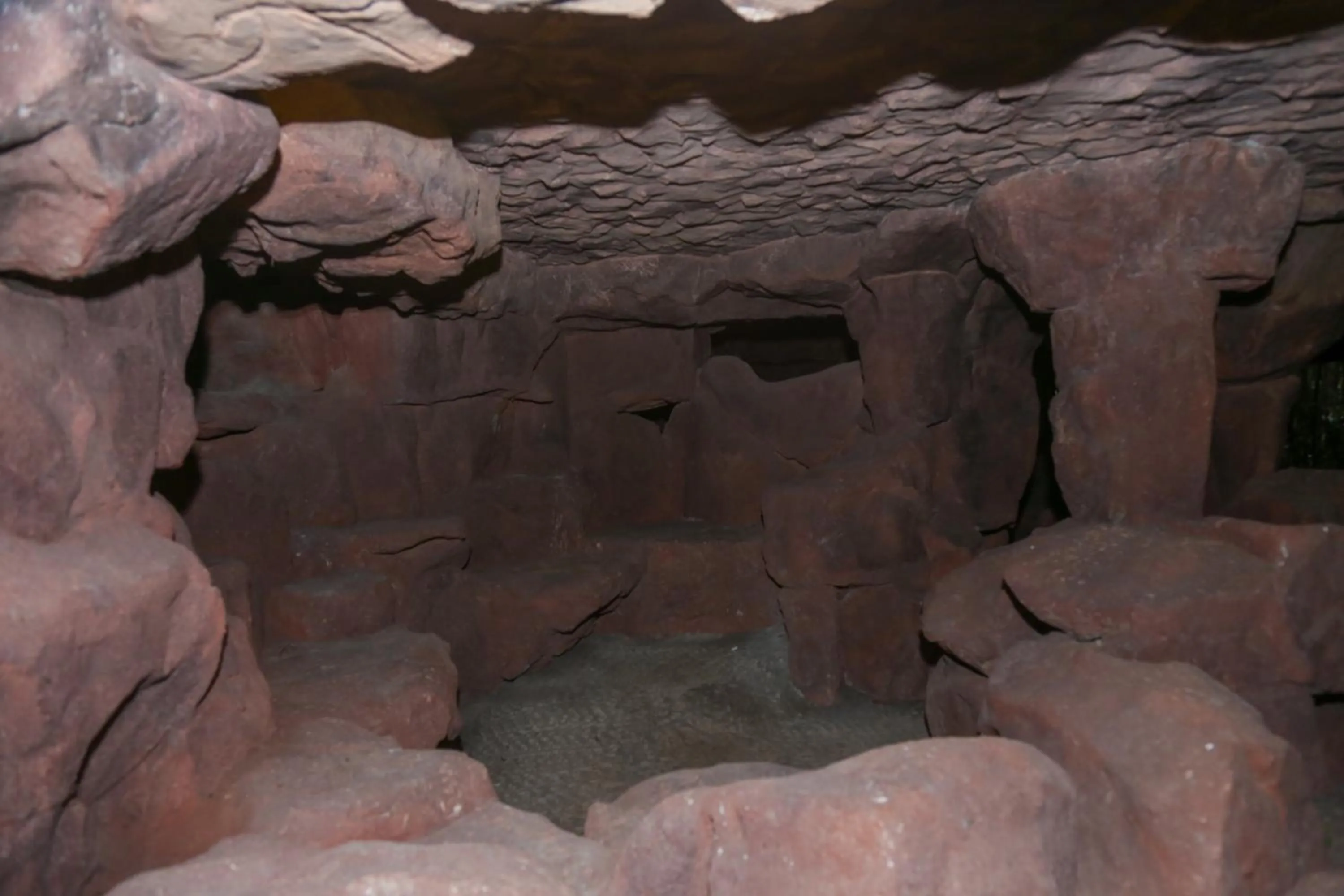 Property building in Dovenest Lodge