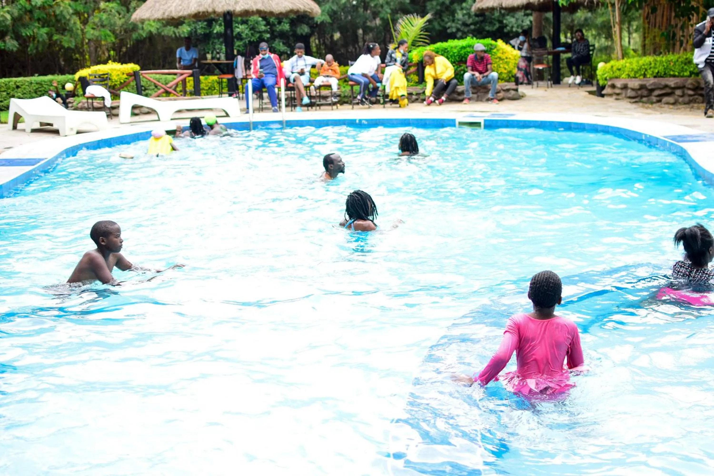 Swimming pool in Dovenest Lodge