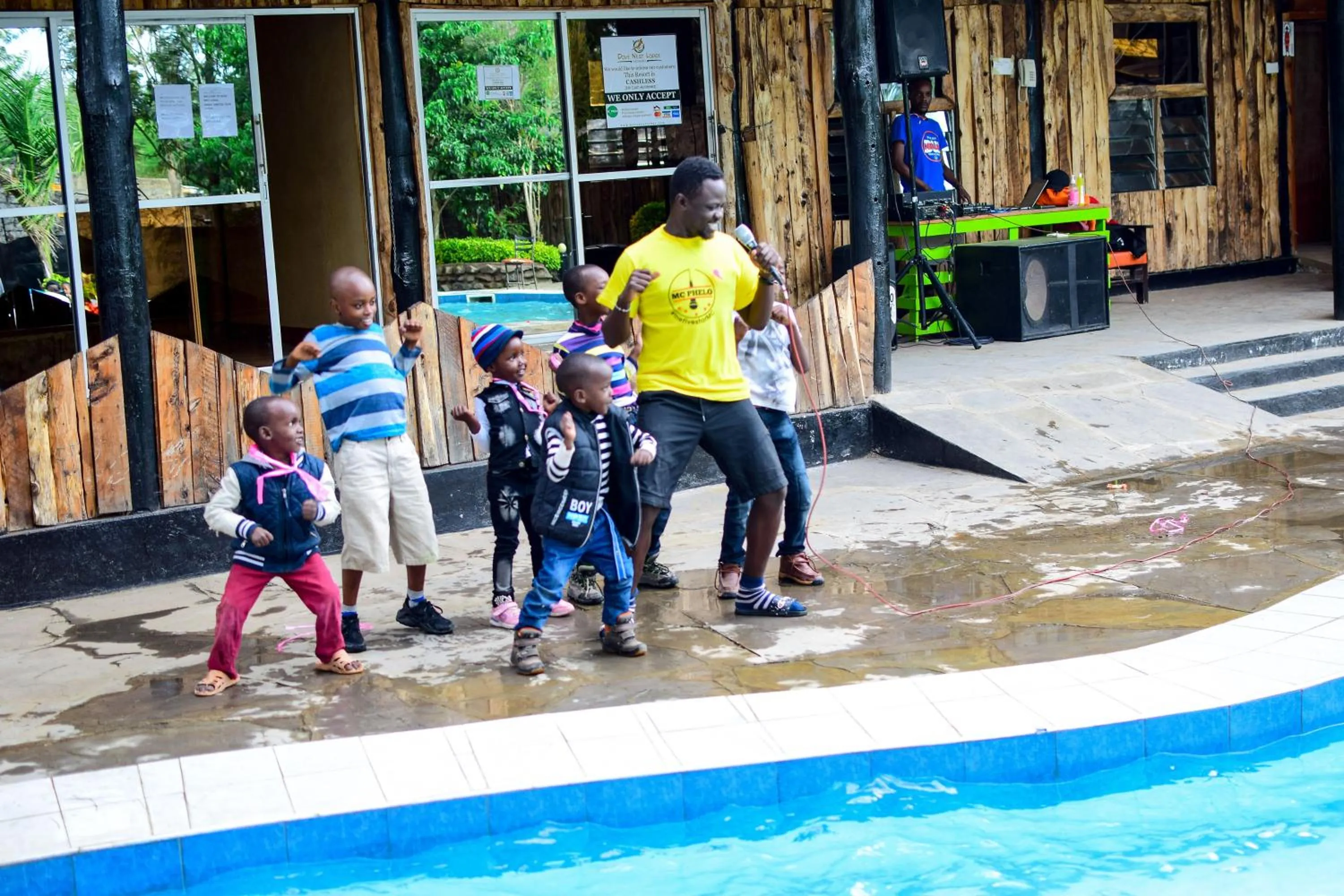 Swimming pool in Dovenest Lodge