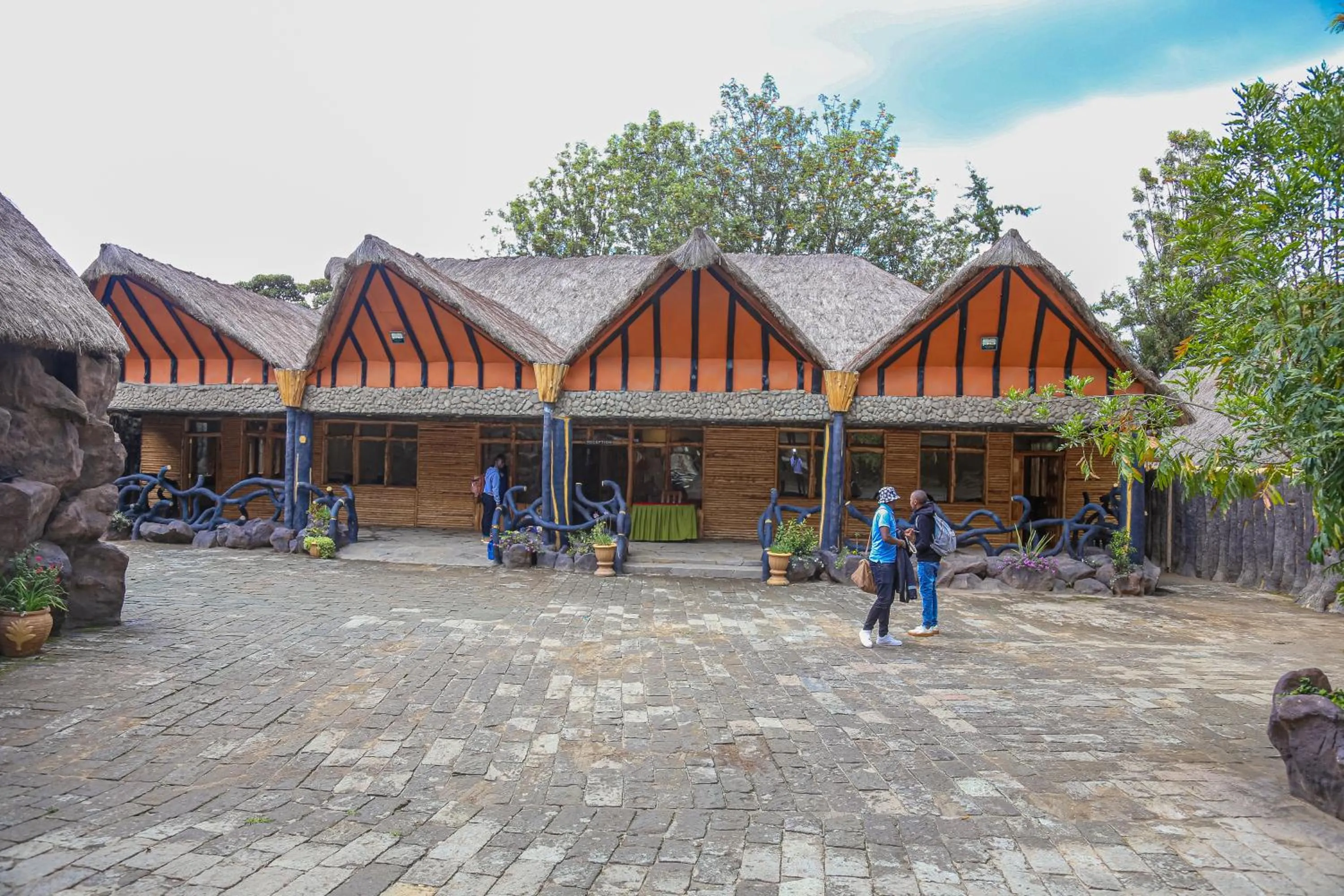 Property building in Dovenest Lodge