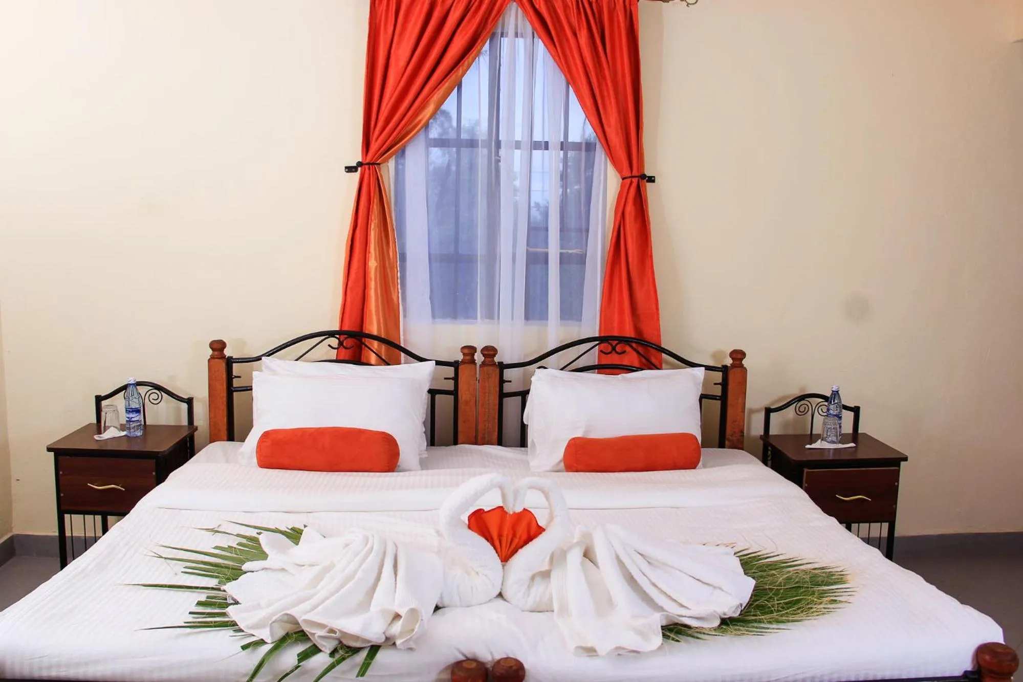 Bed in Dovenest Lodge