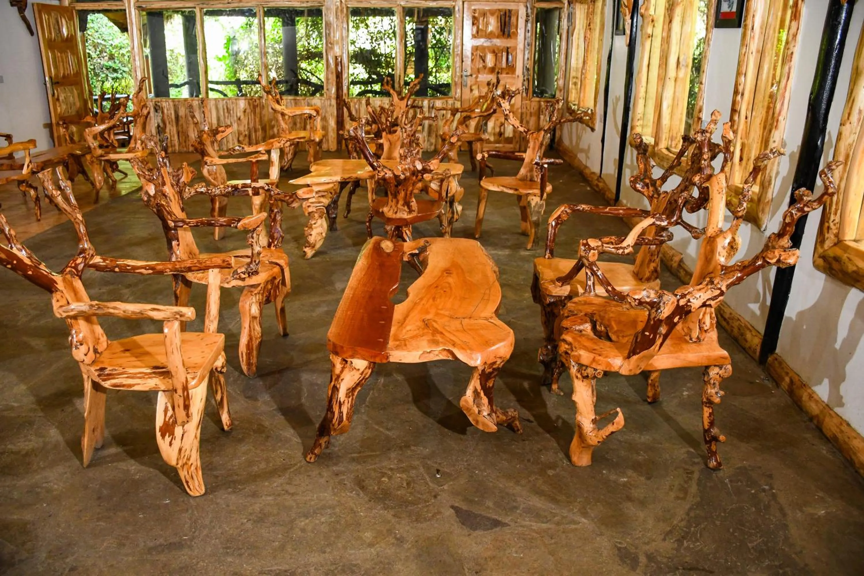 Restaurant/places to eat in Dovenest Lodge