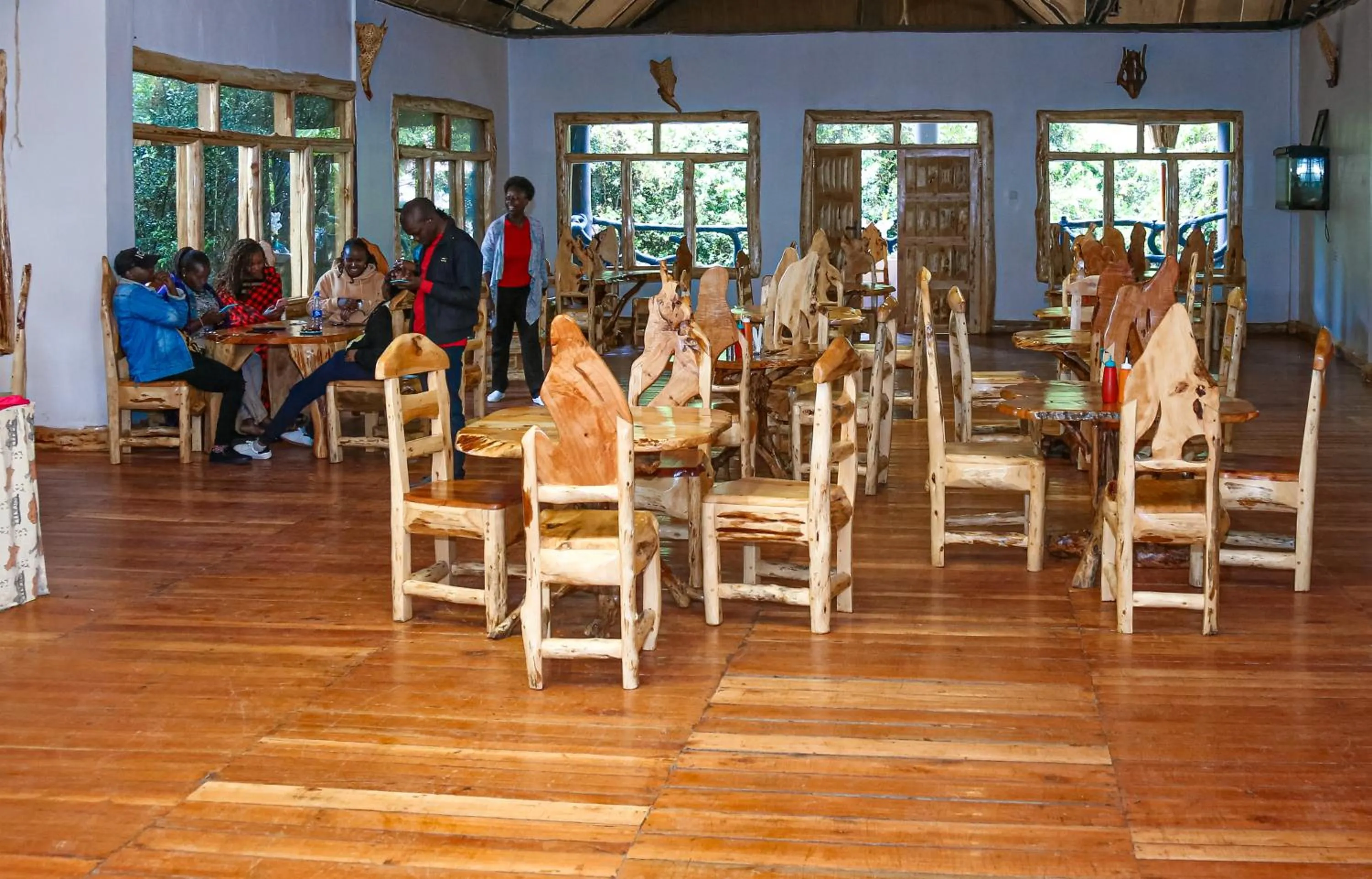 Restaurant/places to eat in Dovenest Lodge