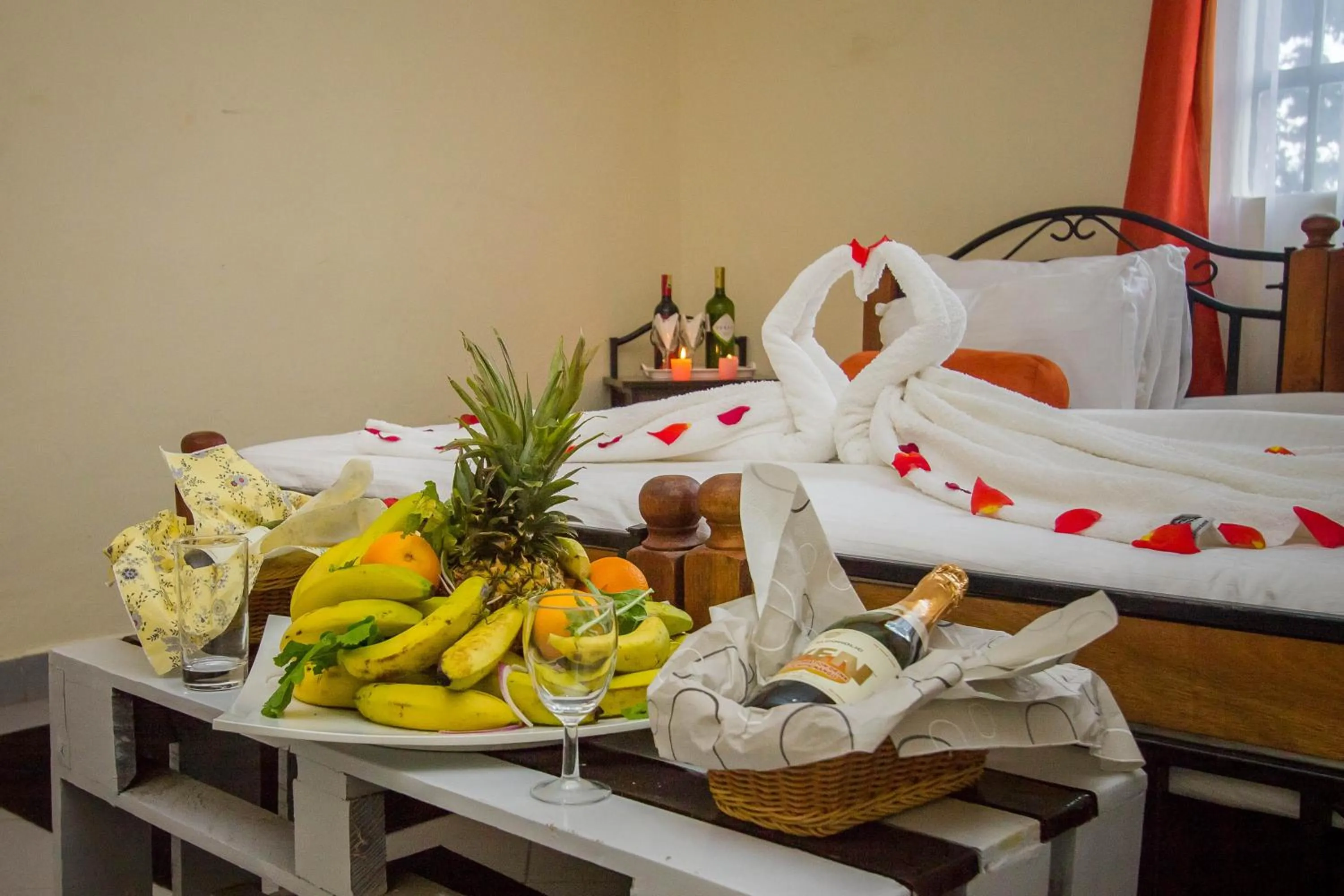 Decorative detail, Bed in Dovenest Lodge