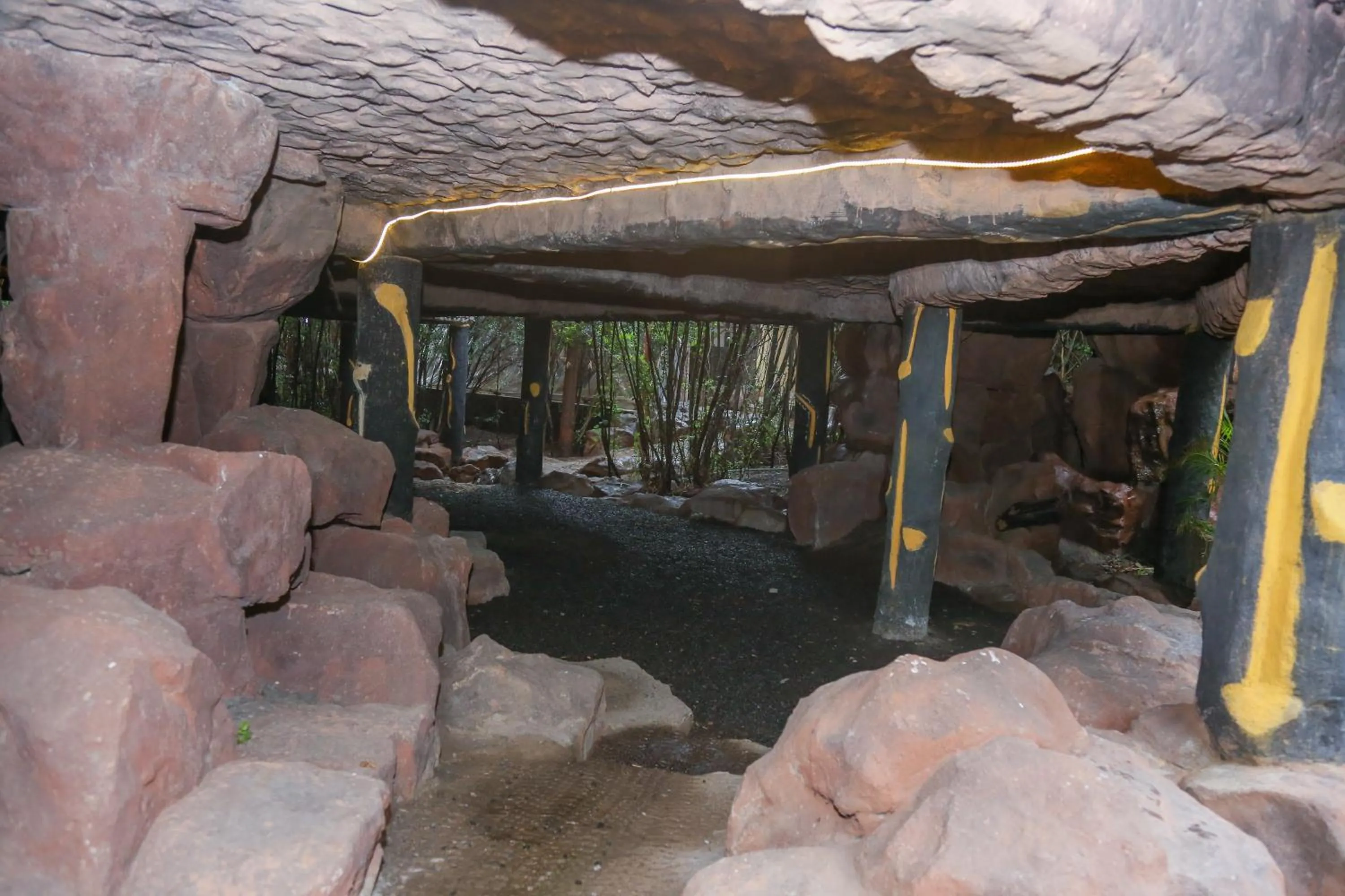 Property building in Dovenest Lodge