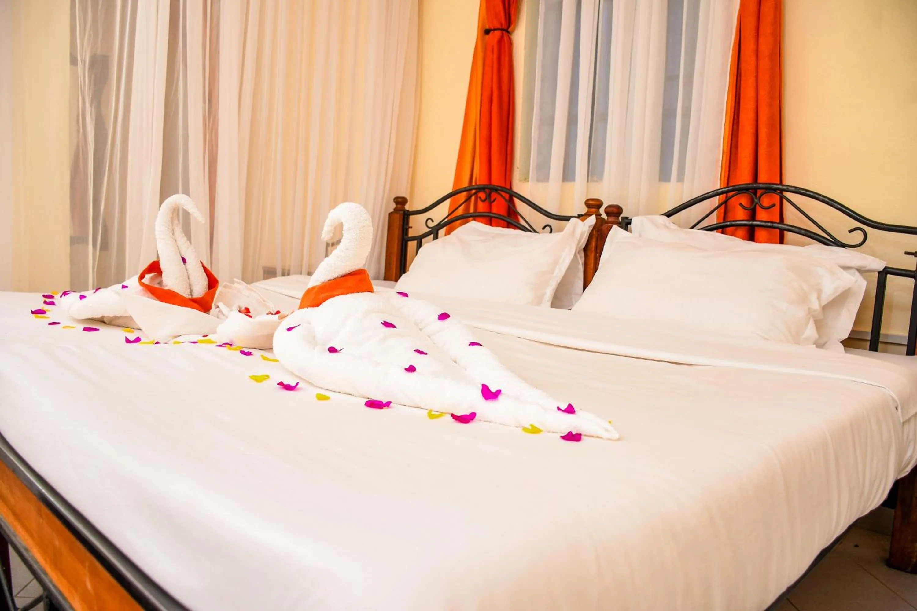 Bed in Dovenest Lodge