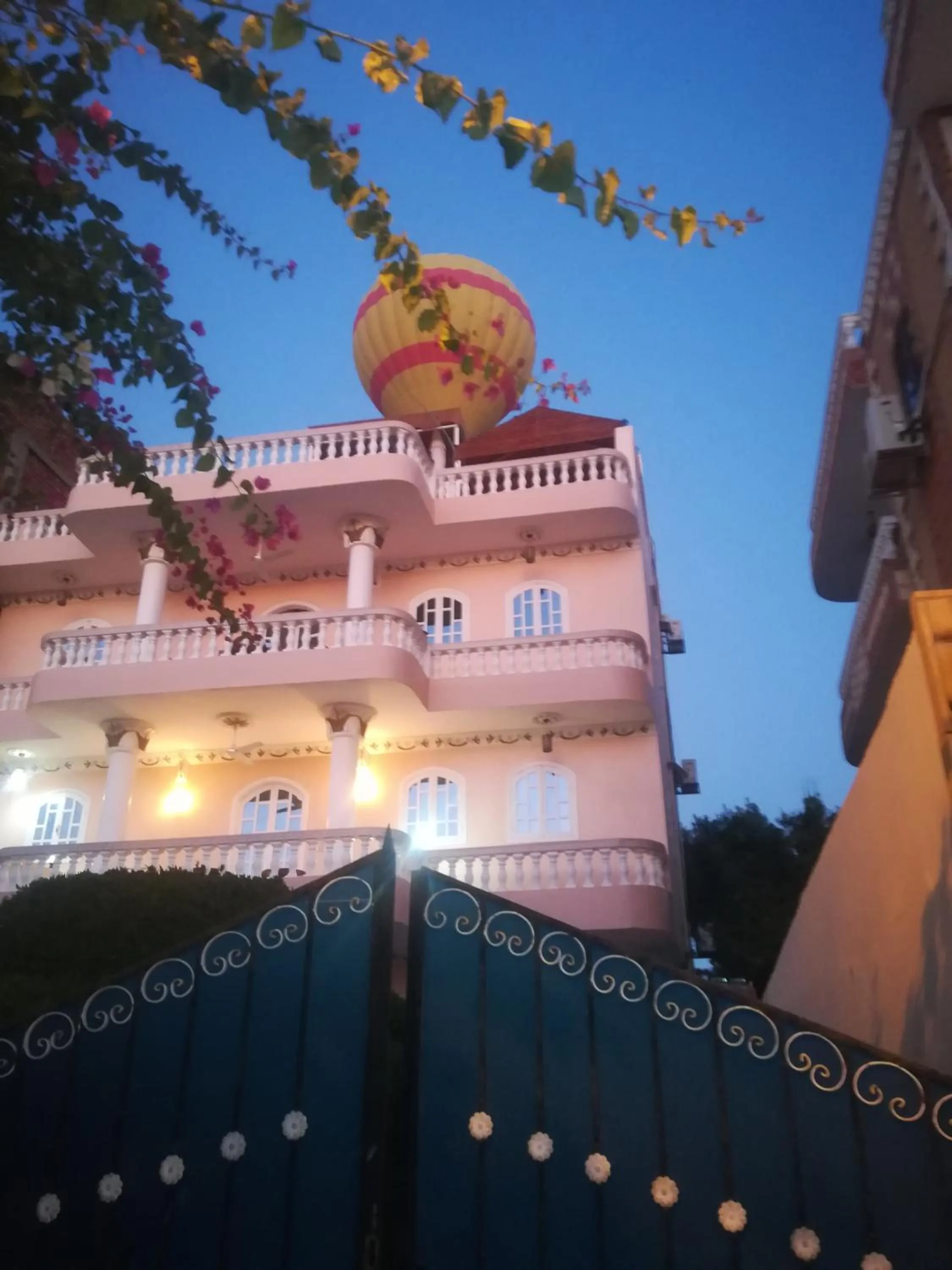 Double Room with Private Bathroom in Luxor palace Apartments