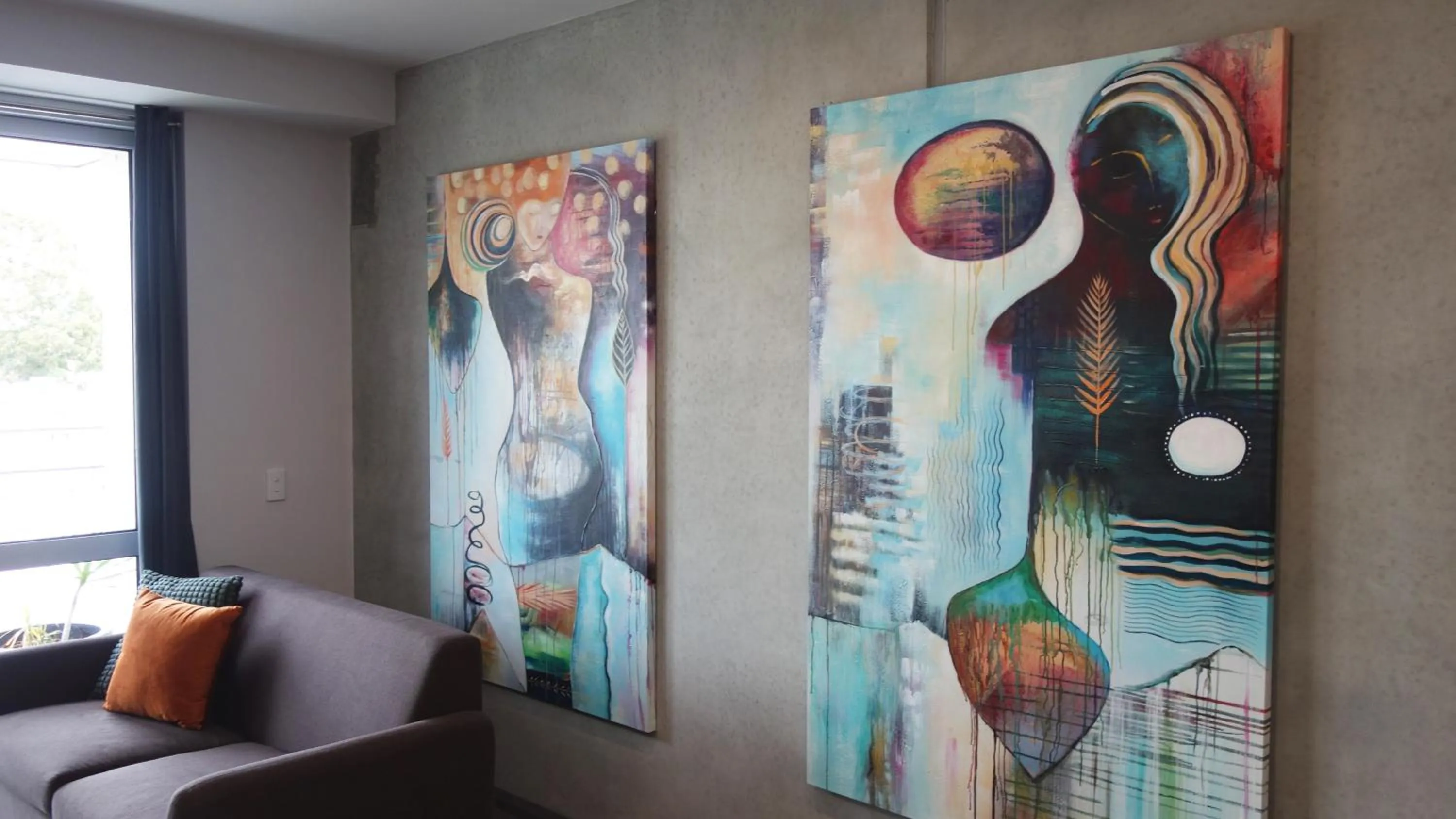 Seating area in Semaphore Splash Apartments