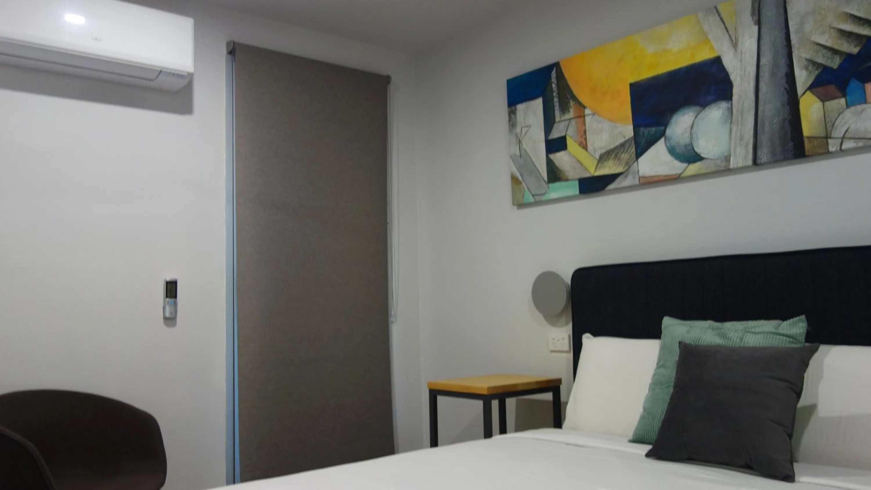 Bed in Semaphore Splash Apartments