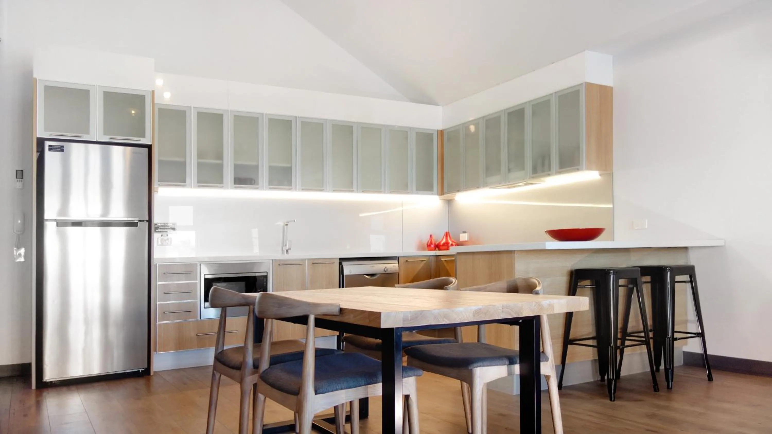 Dining area in Semaphore Splash Apartments