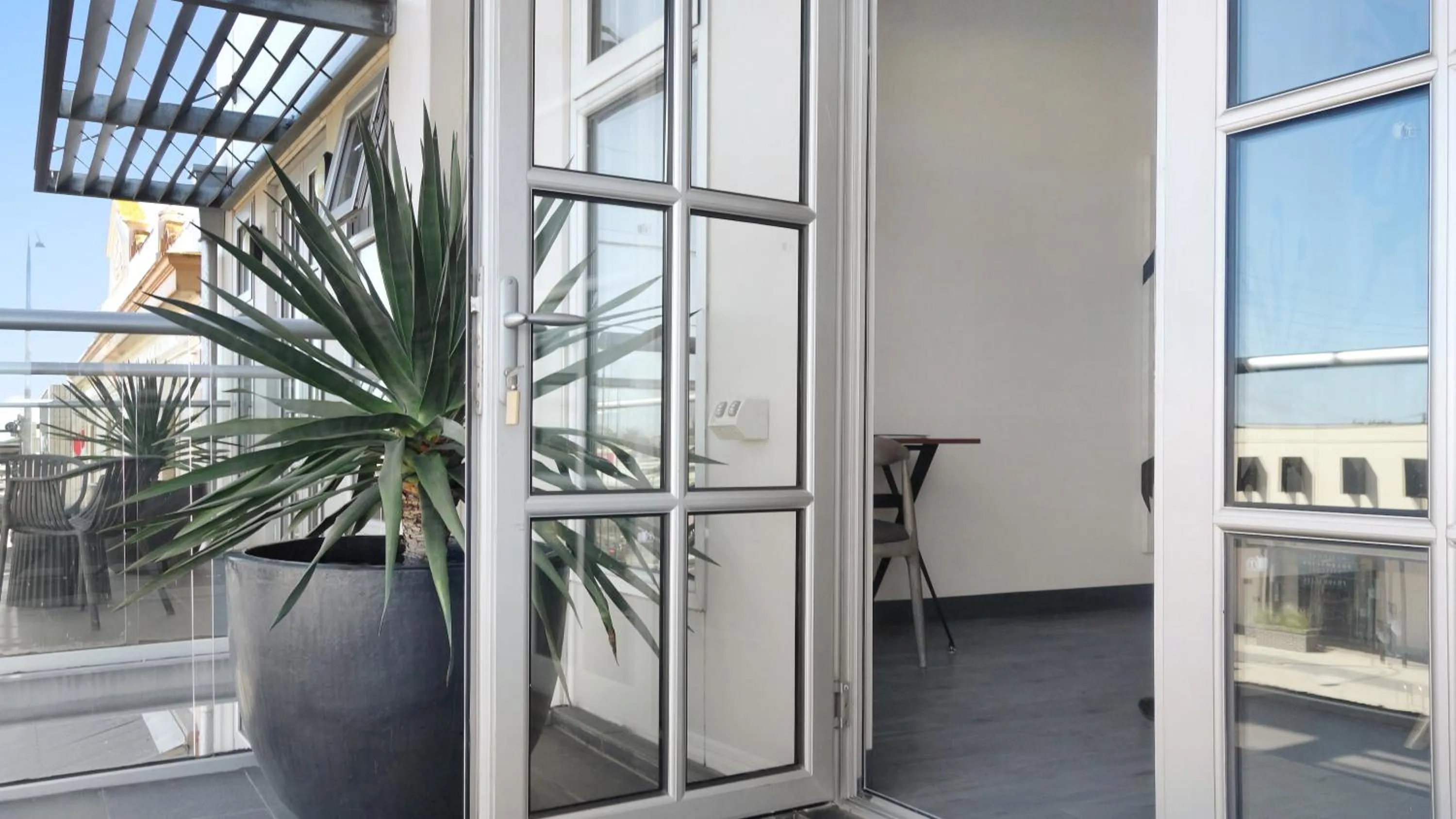 Balcony/Terrace in Semaphore Splash Apartments