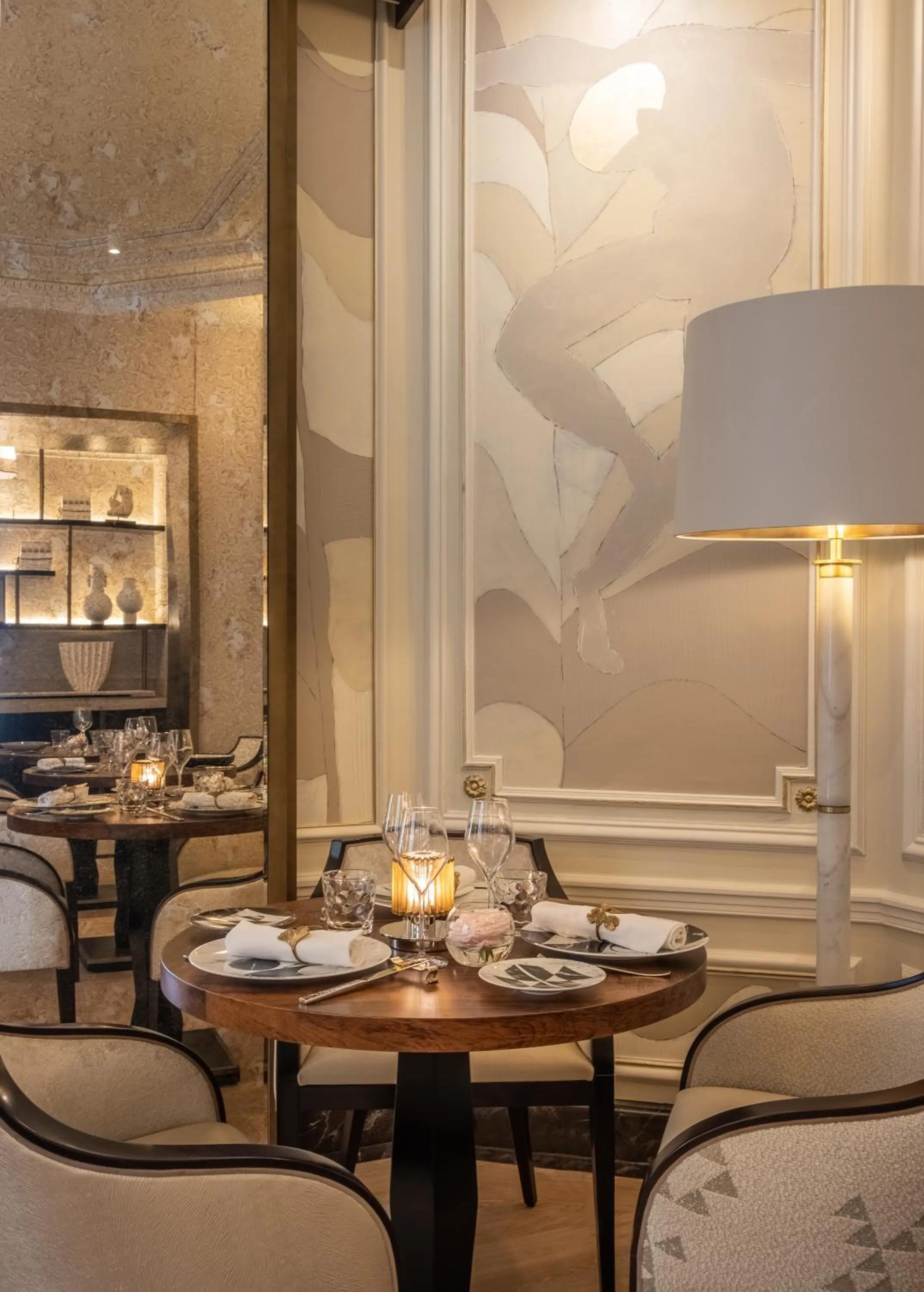 Restaurant/places to eat in Hôtel Elysia by Inwood Hotels