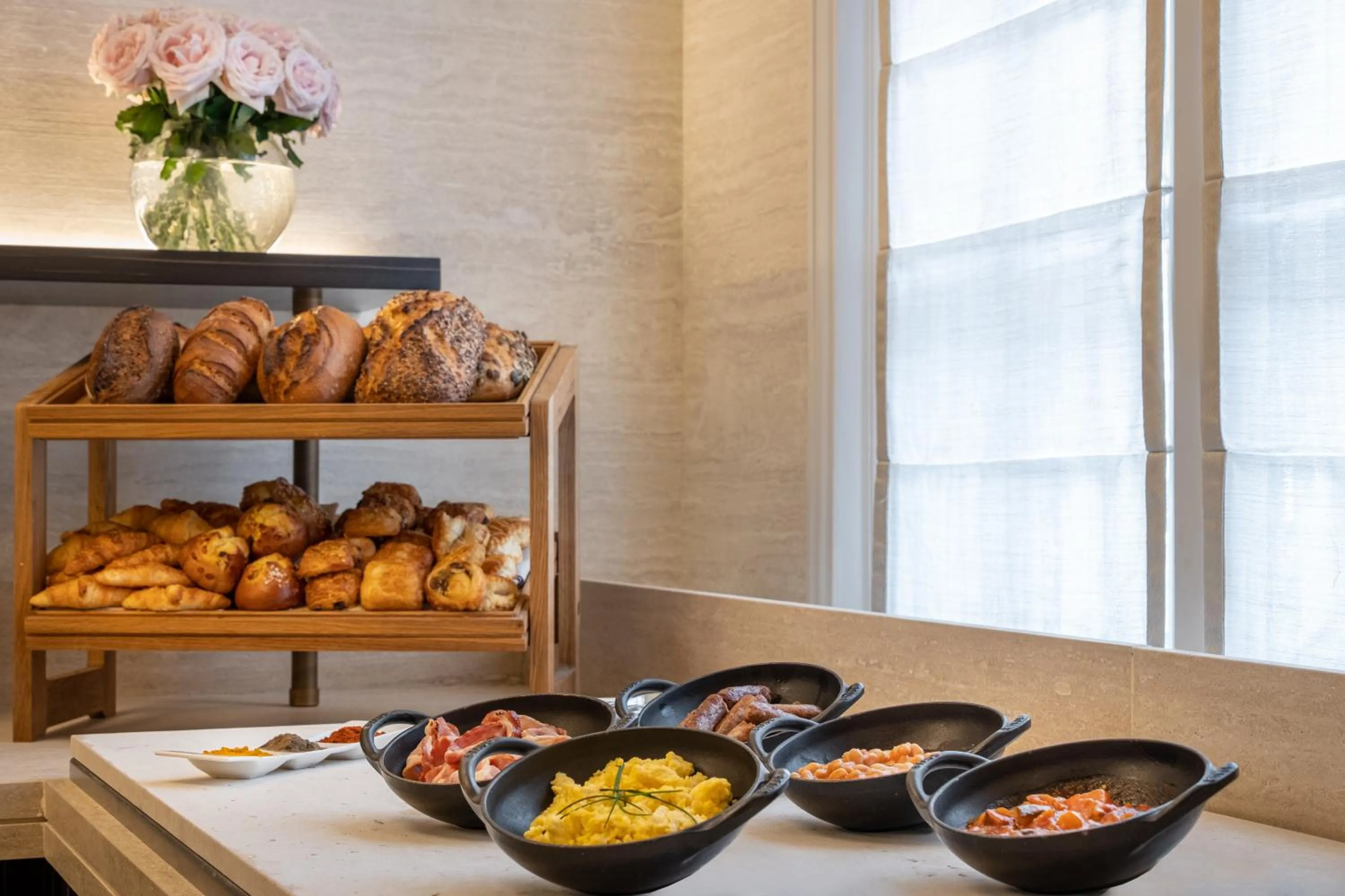 Buffet breakfast in Hôtel Elysia by Inwood Hotels