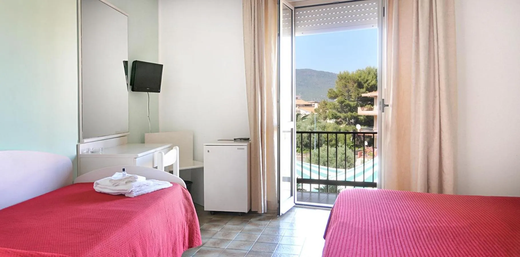 Bed in Hotel Al Gabbiano