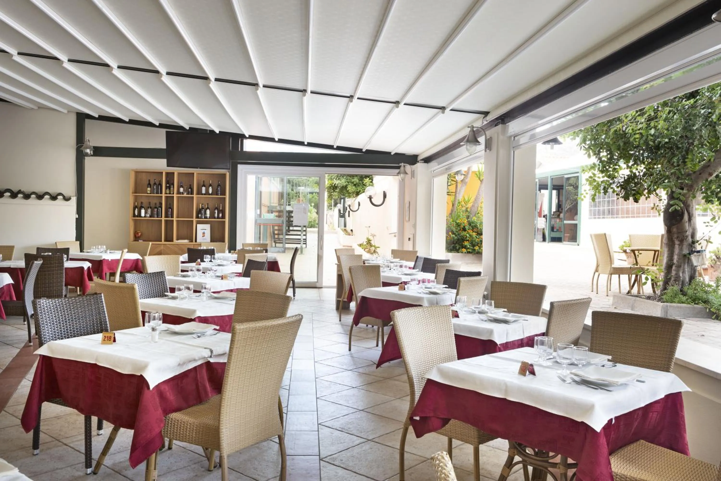 Restaurant/places to eat in Hotel Al Gabbiano